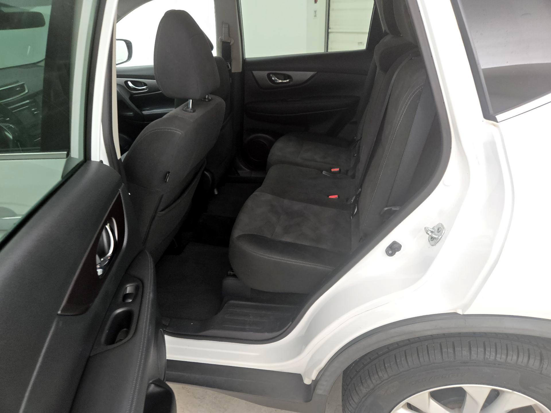 Thumbnail: 2016 Nissan Rogue - 19