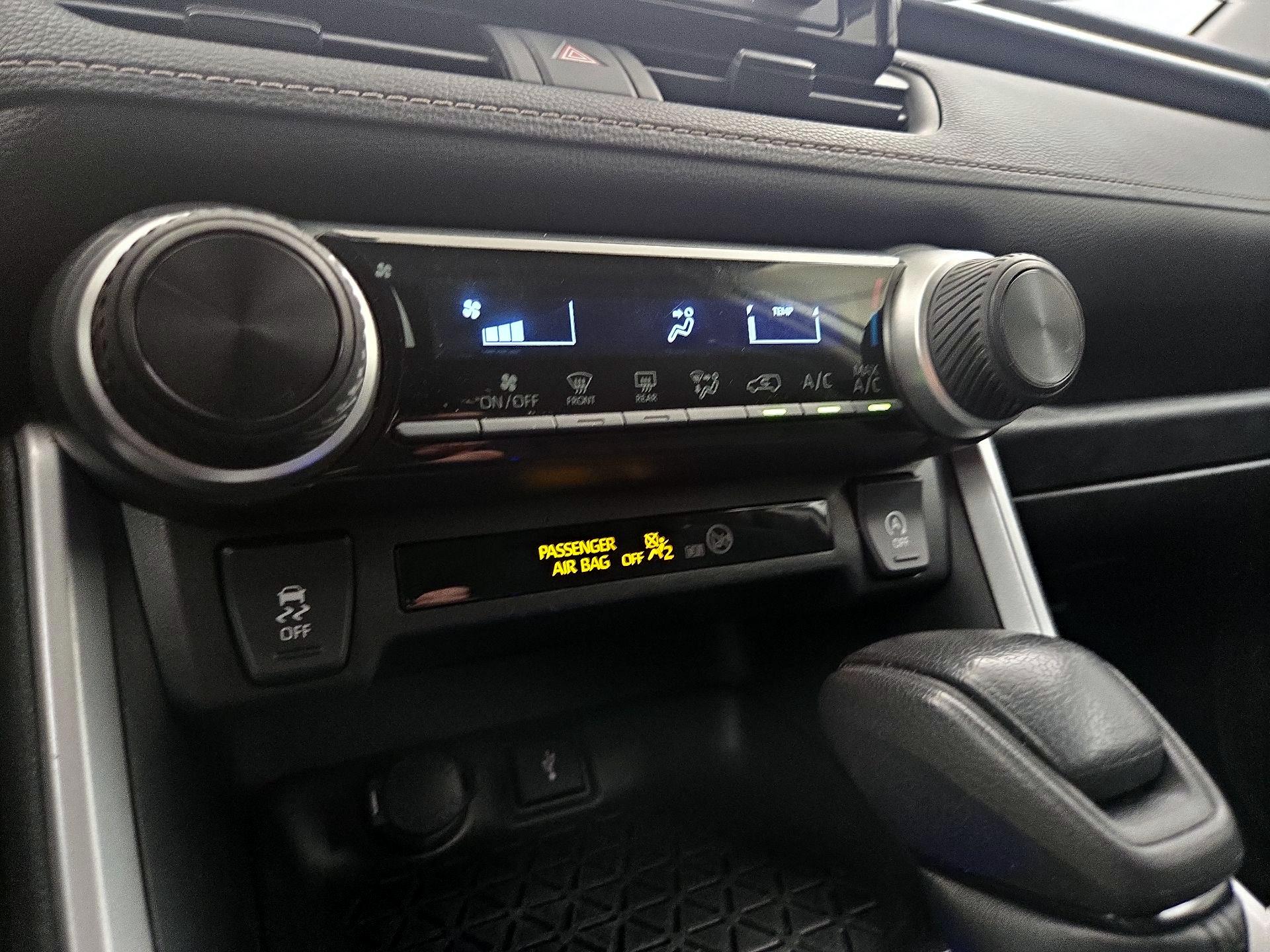 Thumbnail: 2021 Toyota RAV4 - 16