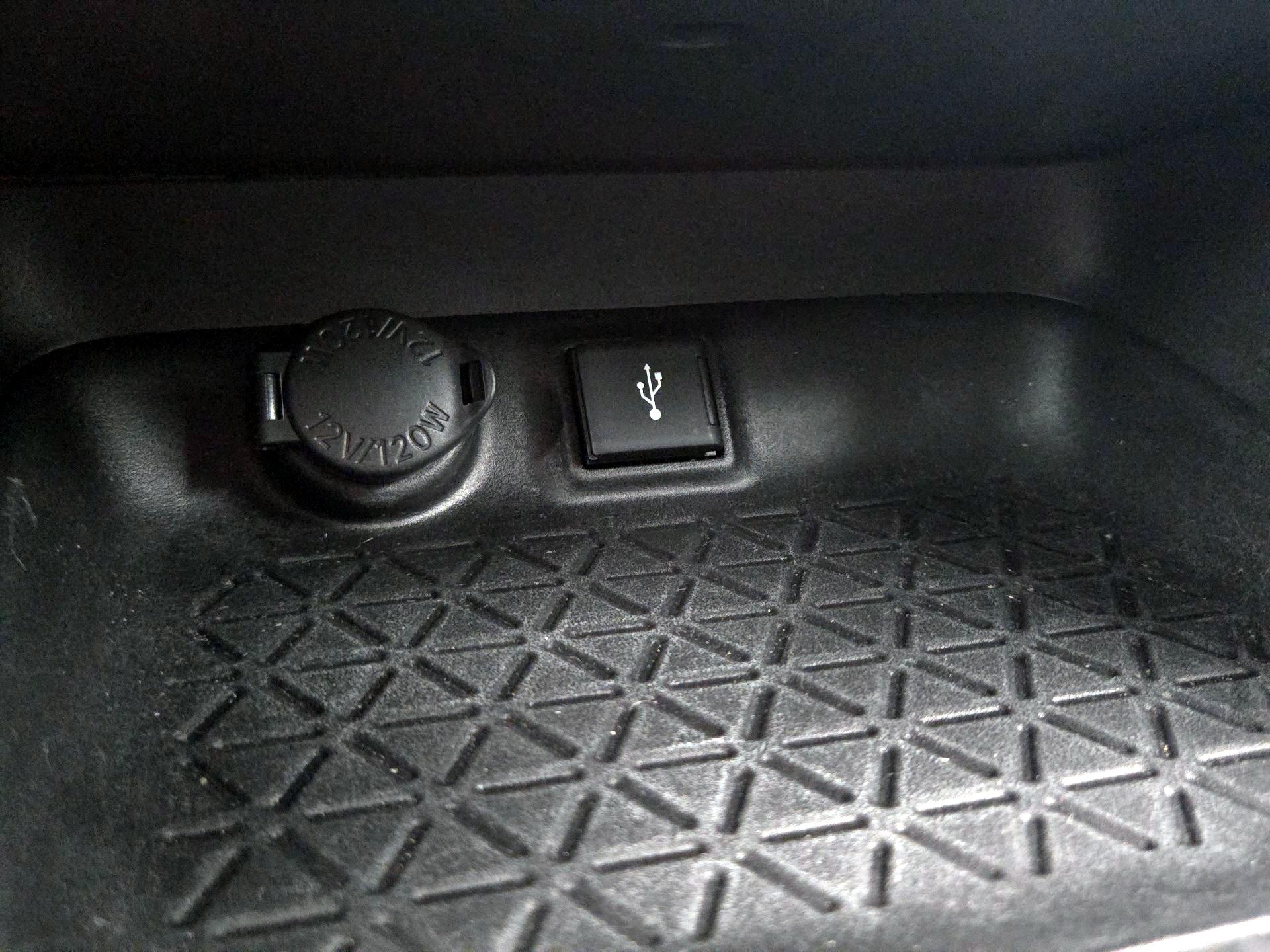 Thumbnail: 2021 Toyota RAV4 - 18