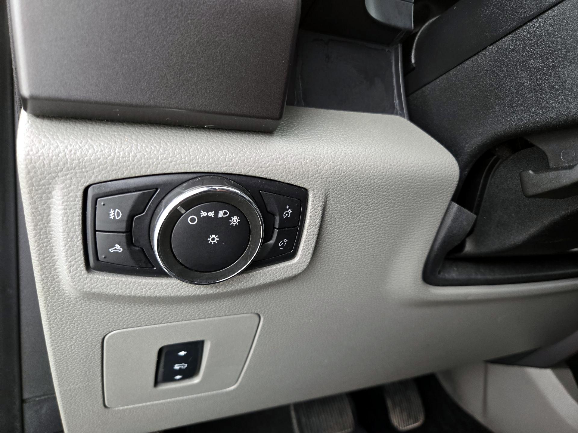 Thumbnail: 2016 Ford F-150 - 13