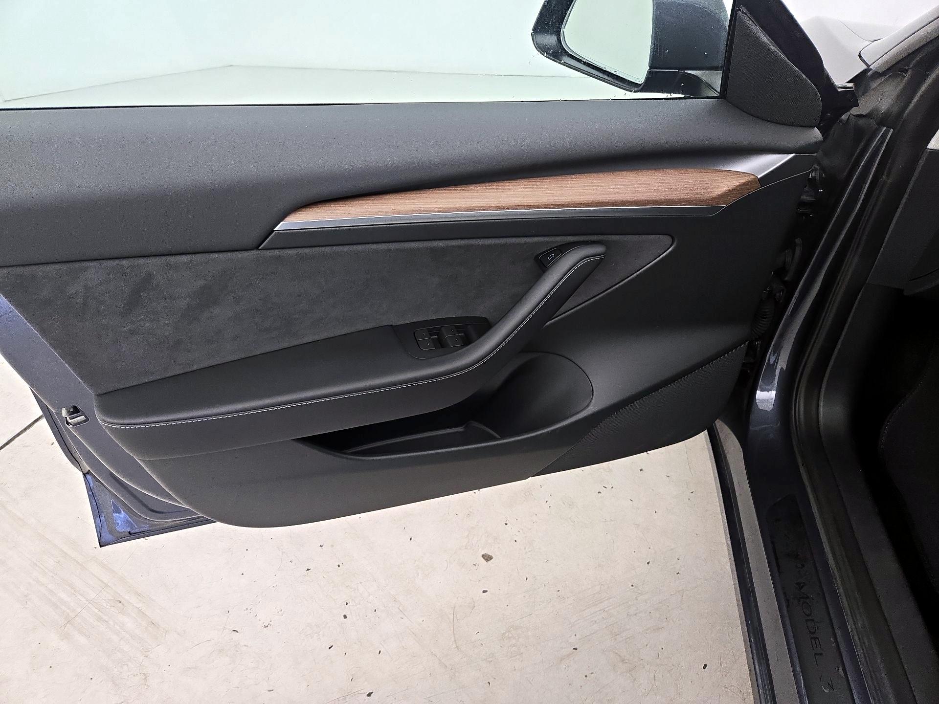 Thumbnail: 2023 Tesla Model 3 - 12