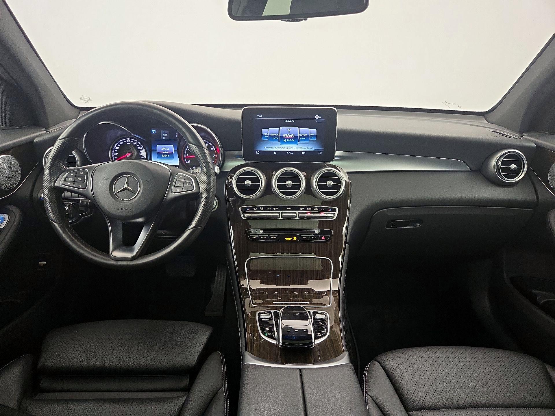 Thumbnail: 2017 Mercedes-Benz GLC - 9