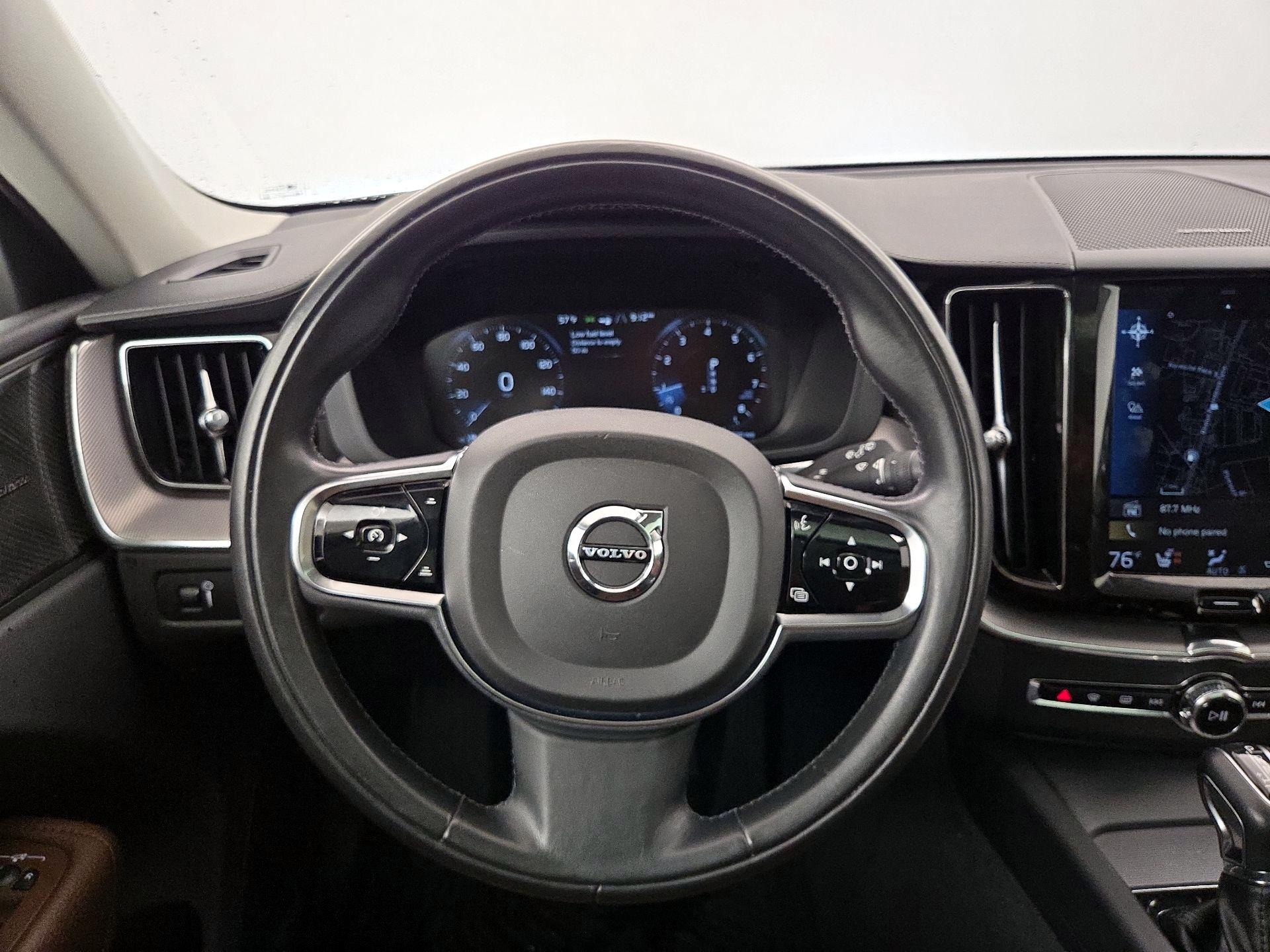 Thumbnail: 2019 Volvo XC60 - 10