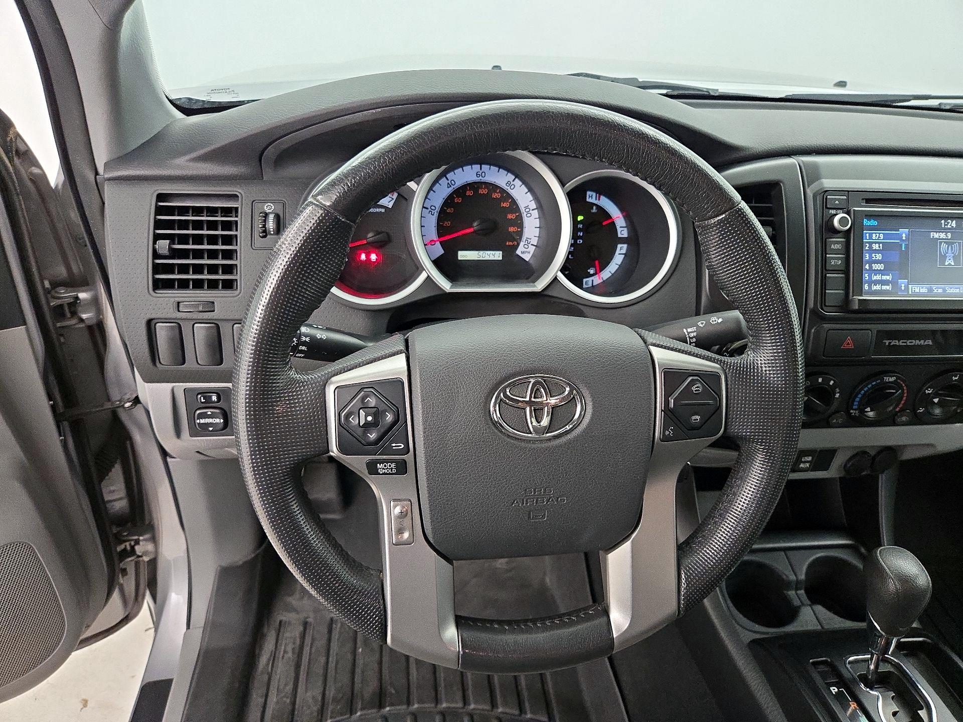 Thumbnail: 2015 Toyota Tacoma - 10