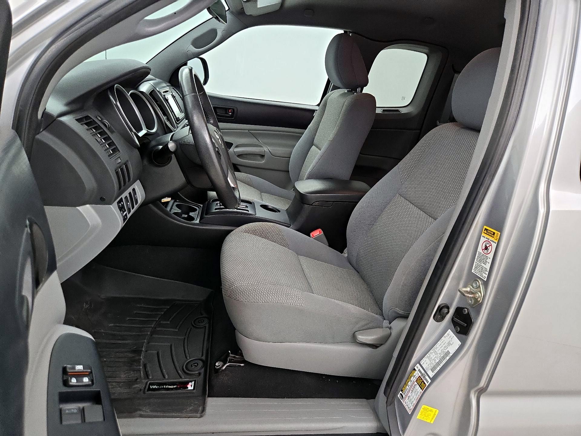 Thumbnail: 2015 Toyota Tacoma - 11