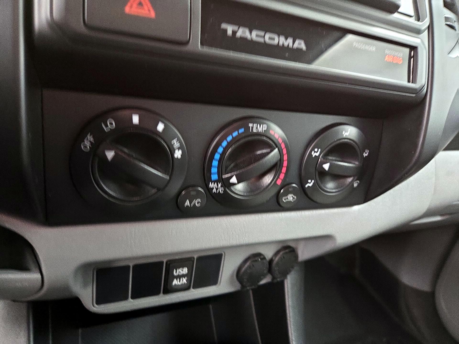 Thumbnail: 2015 Toyota Tacoma - 15