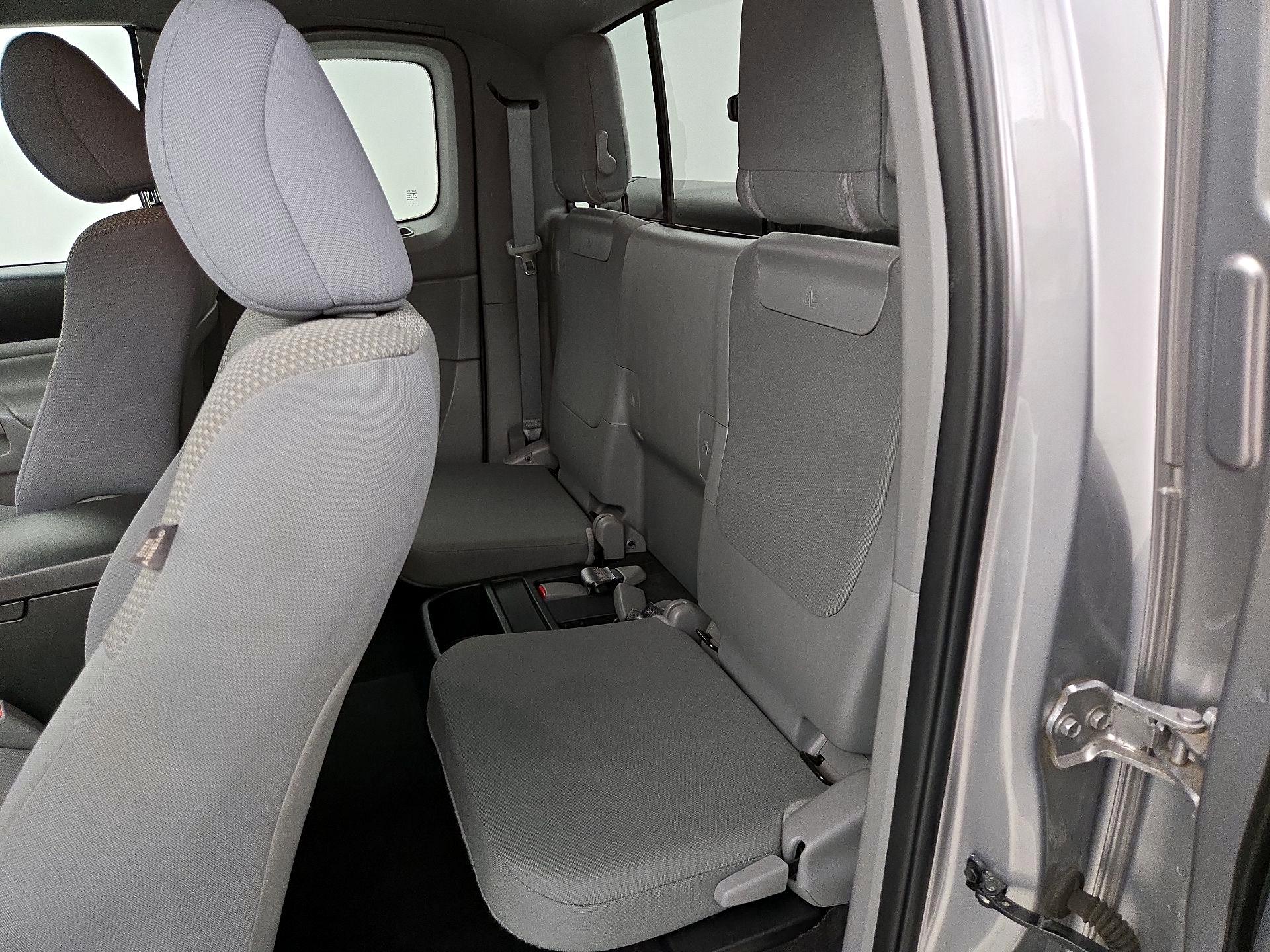 Thumbnail: 2015 Toyota Tacoma - 18