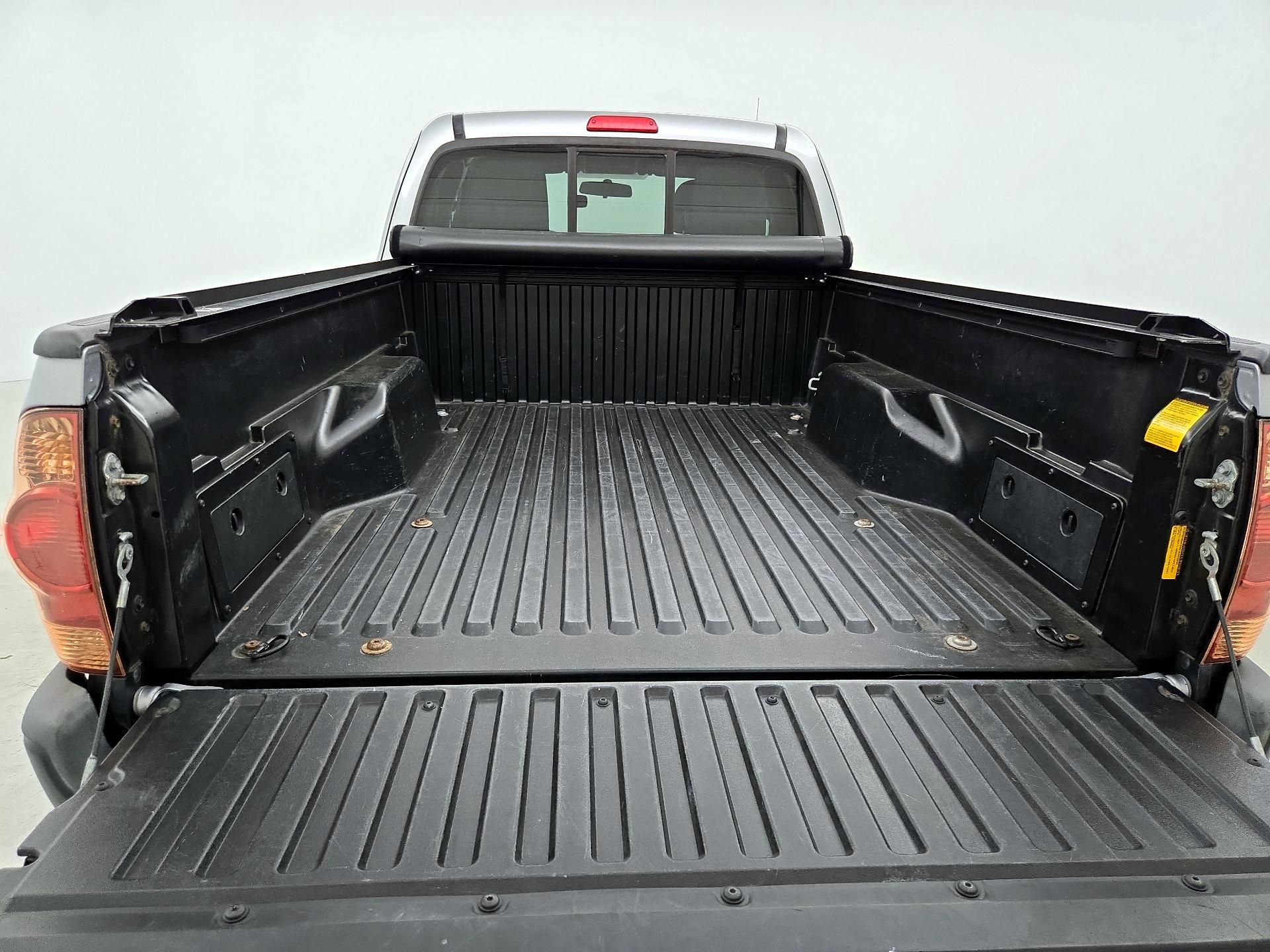 Thumbnail: 2015 Toyota Tacoma - 19