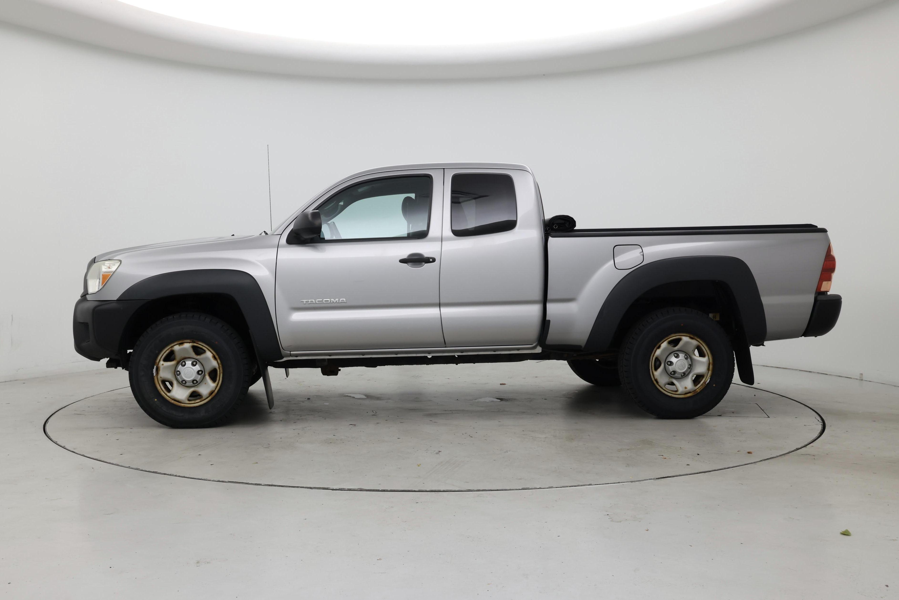 Thumbnail: 2015 Toyota Tacoma - 3