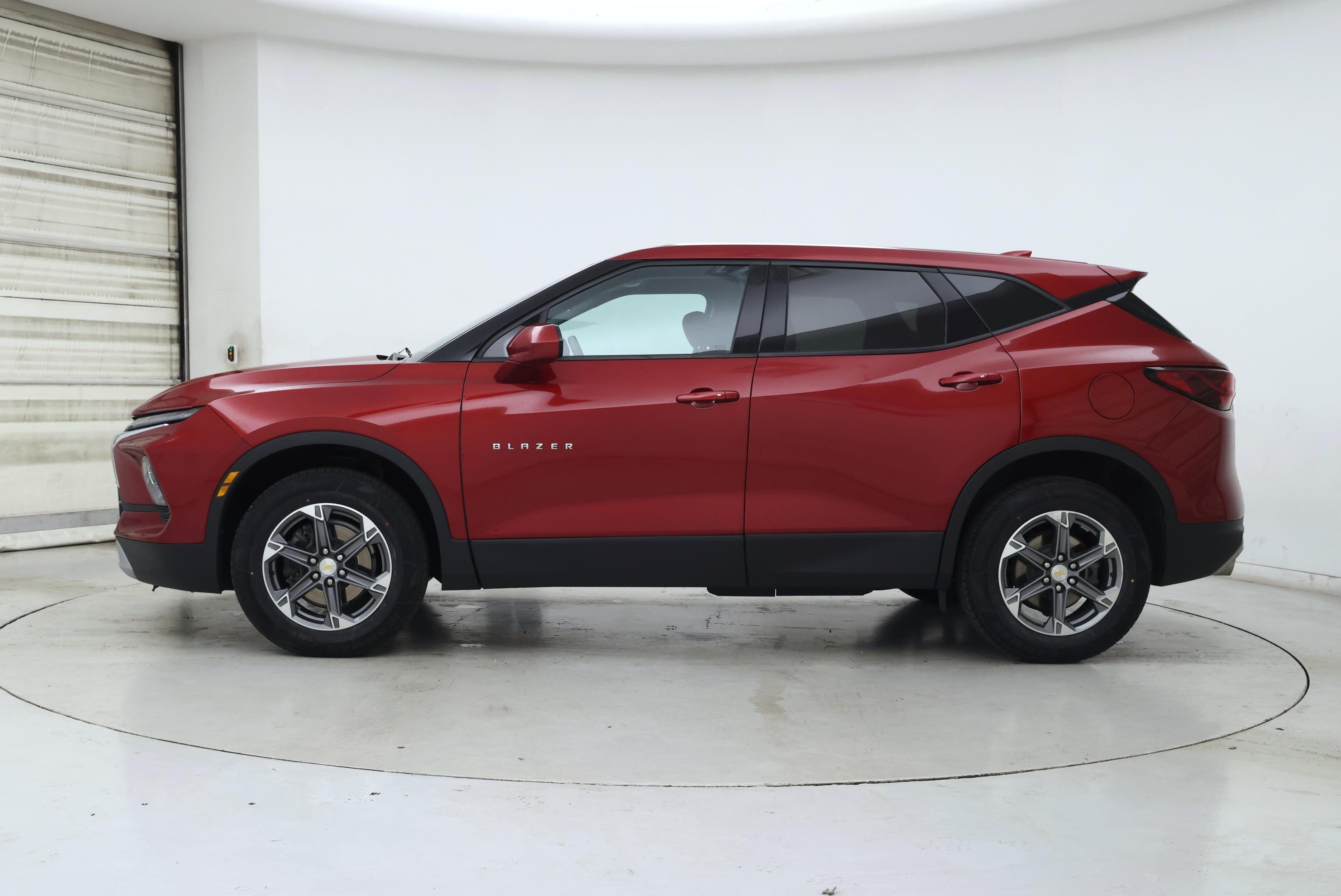 Thumbnail: 2023 Chevrolet Blazer - 3