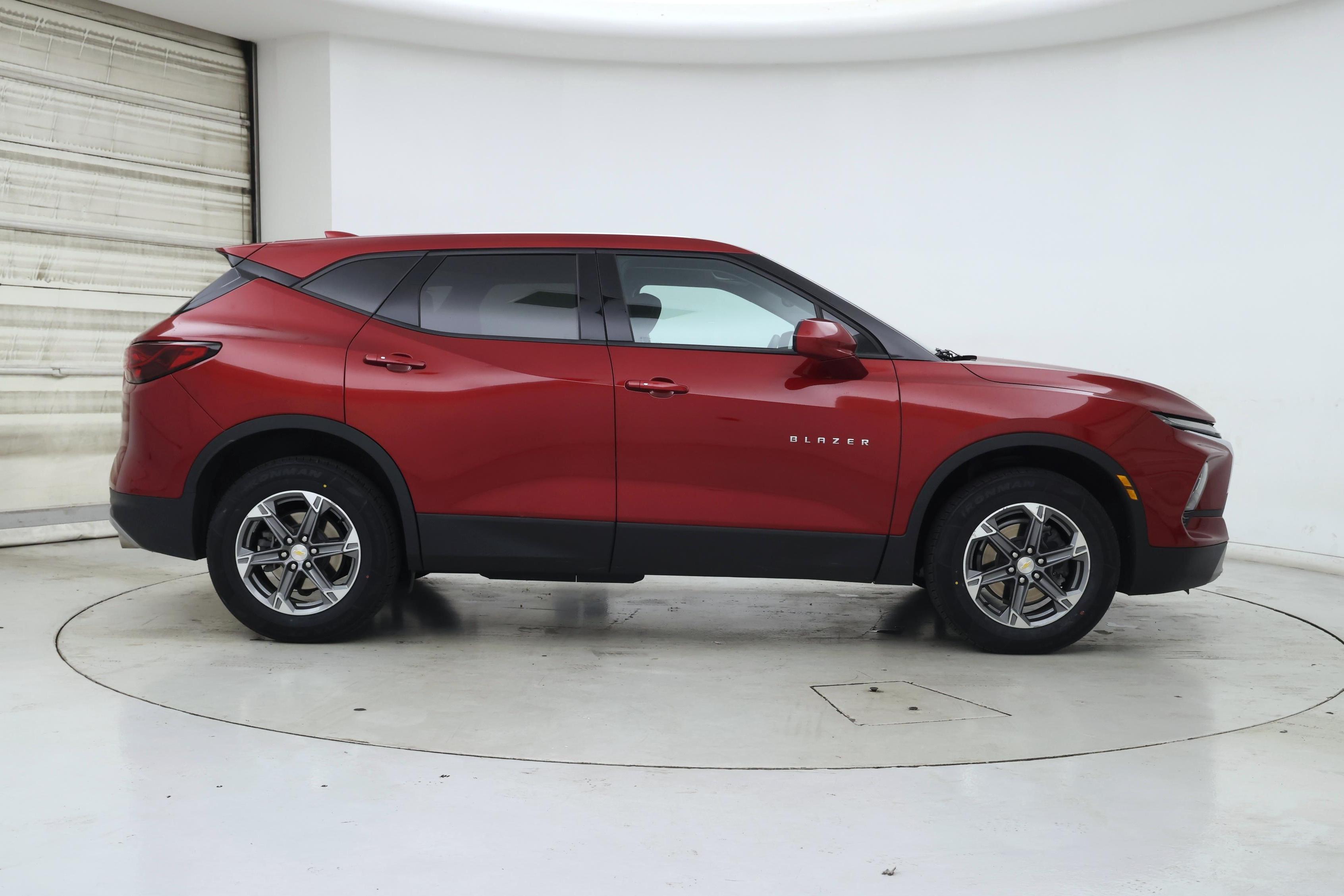 Thumbnail: 2023 Chevrolet Blazer - 7