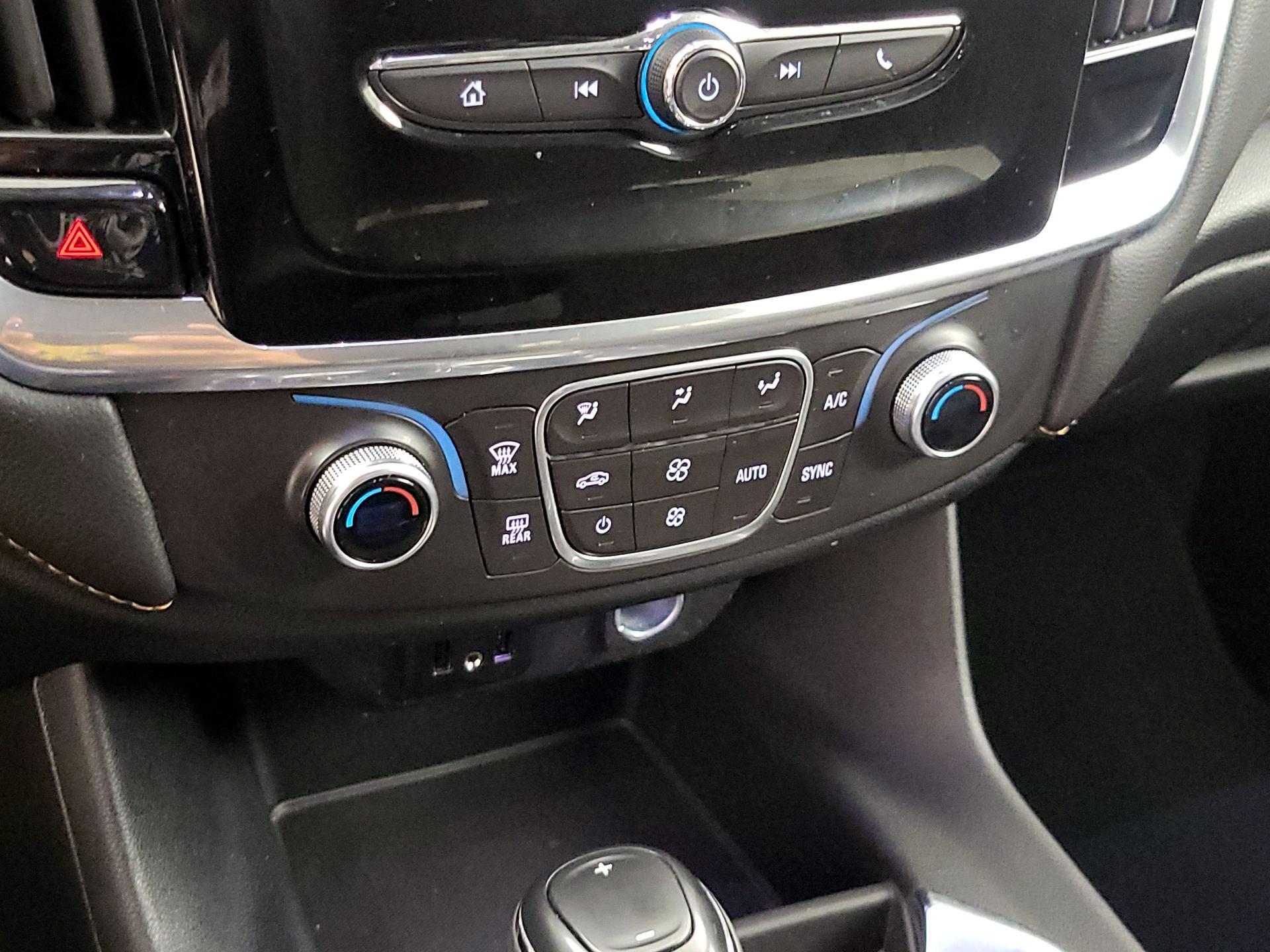 Thumbnail: 2019 Chevrolet Traverse - 16