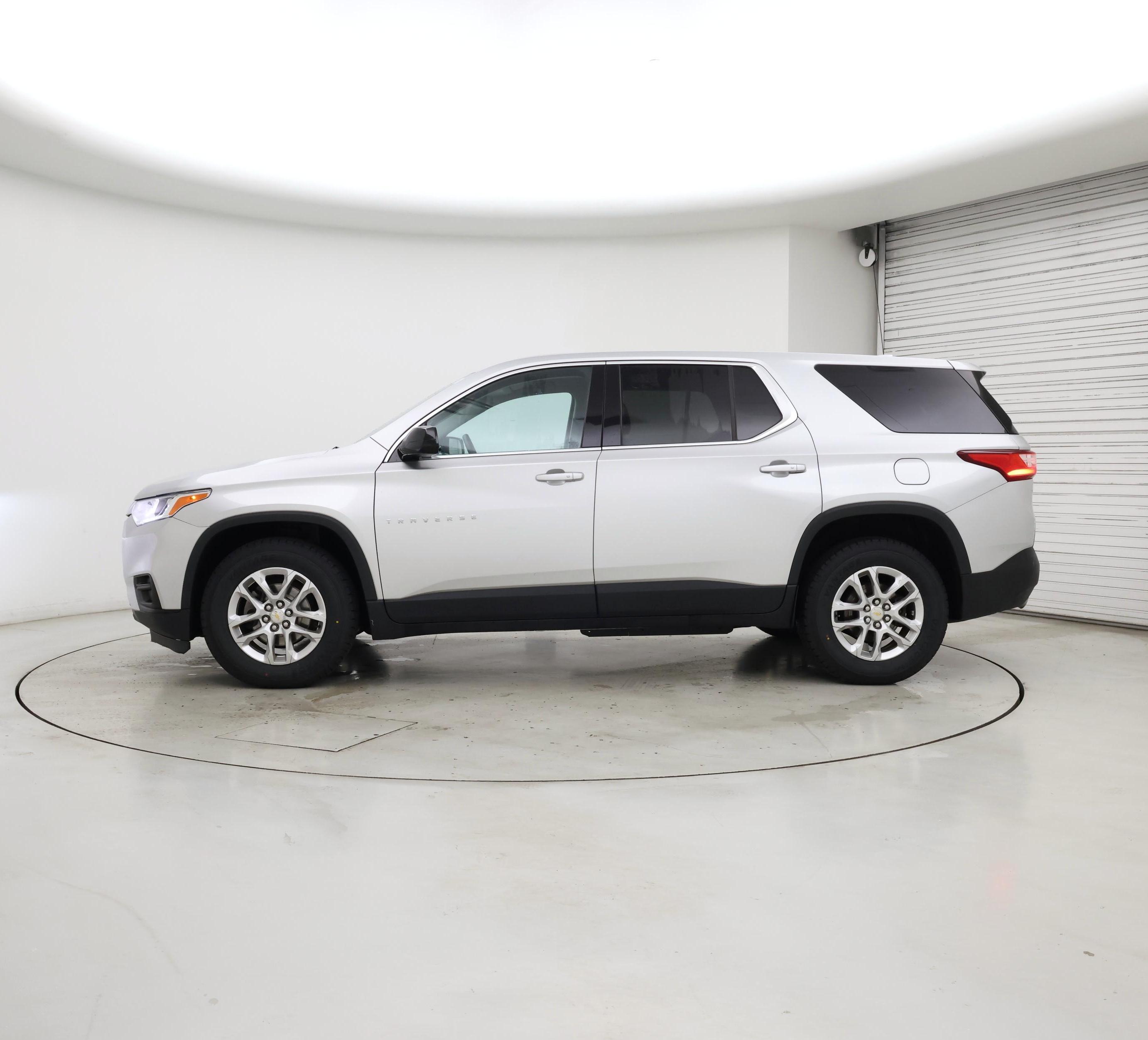 Thumbnail: 2019 Chevrolet Traverse - 3