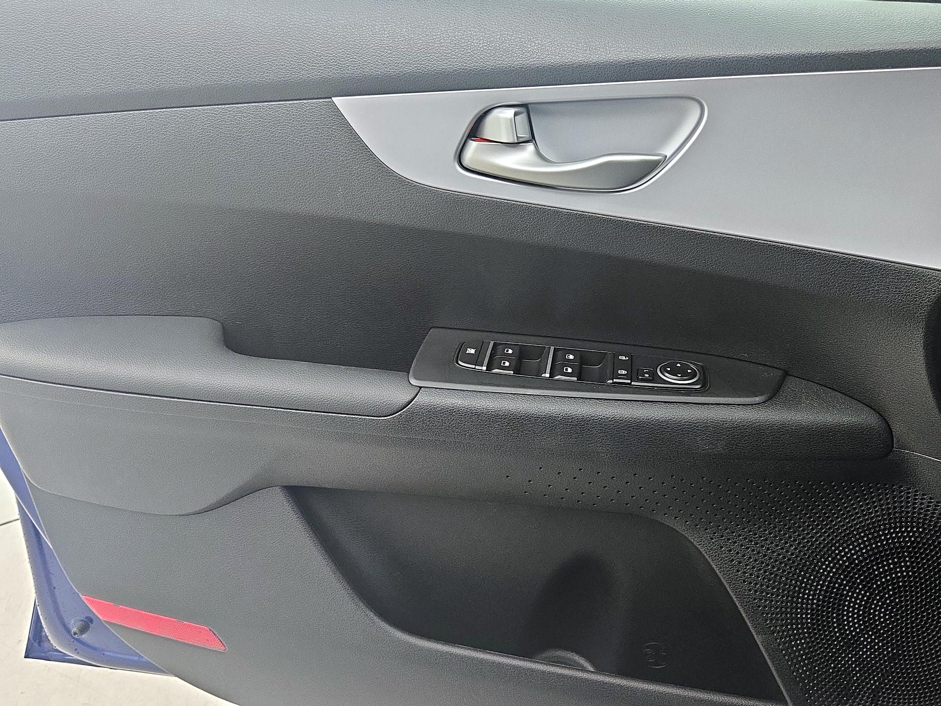 Thumbnail: 2024 Kia Forte - 12