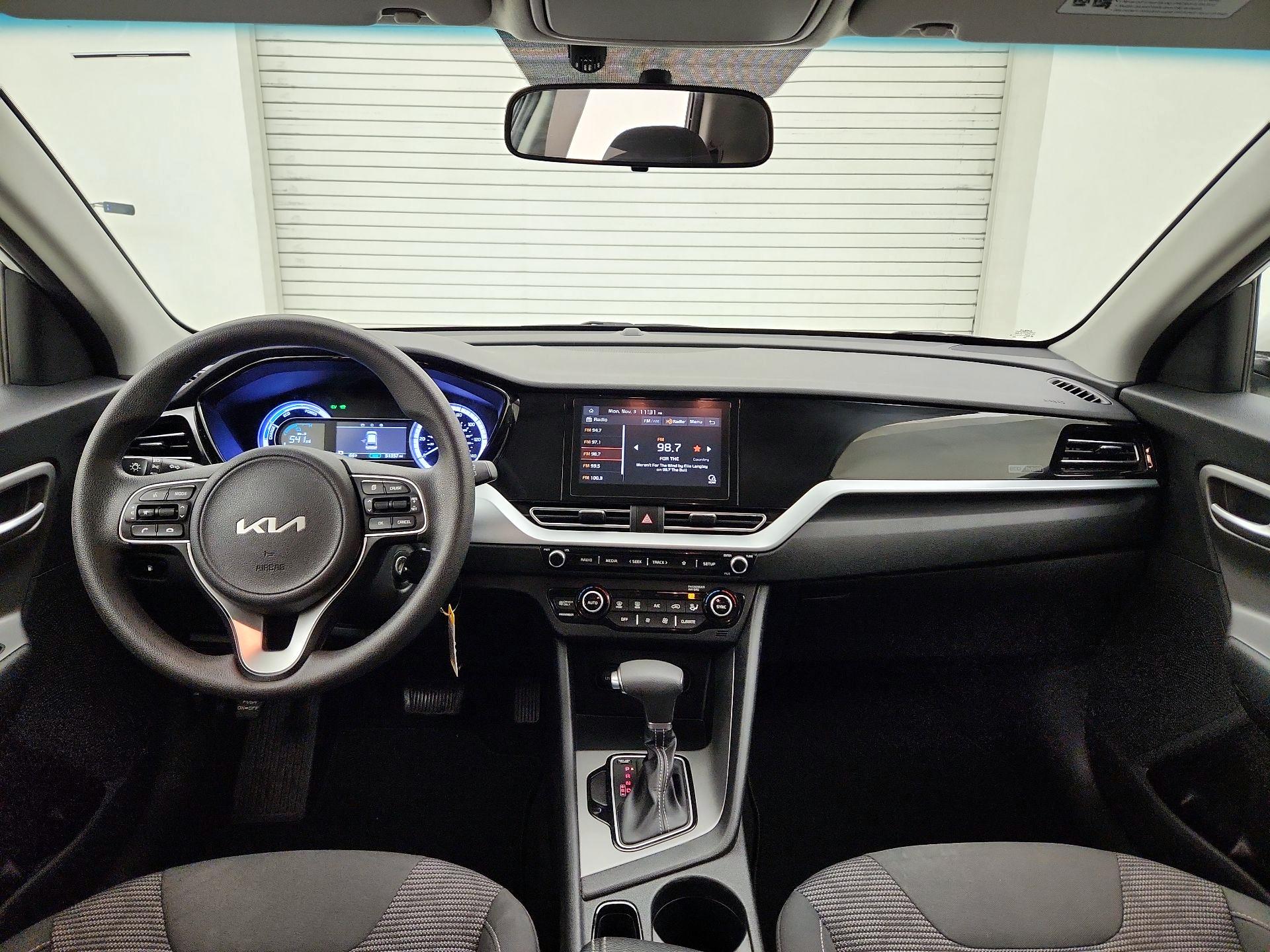 Thumbnail: 2022 Kia Niro - 9