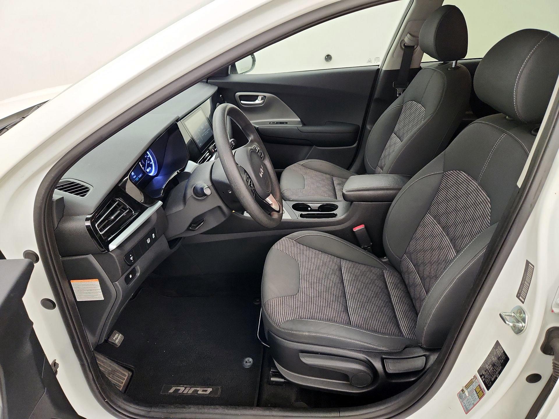 Thumbnail: 2022 Kia Niro - 11