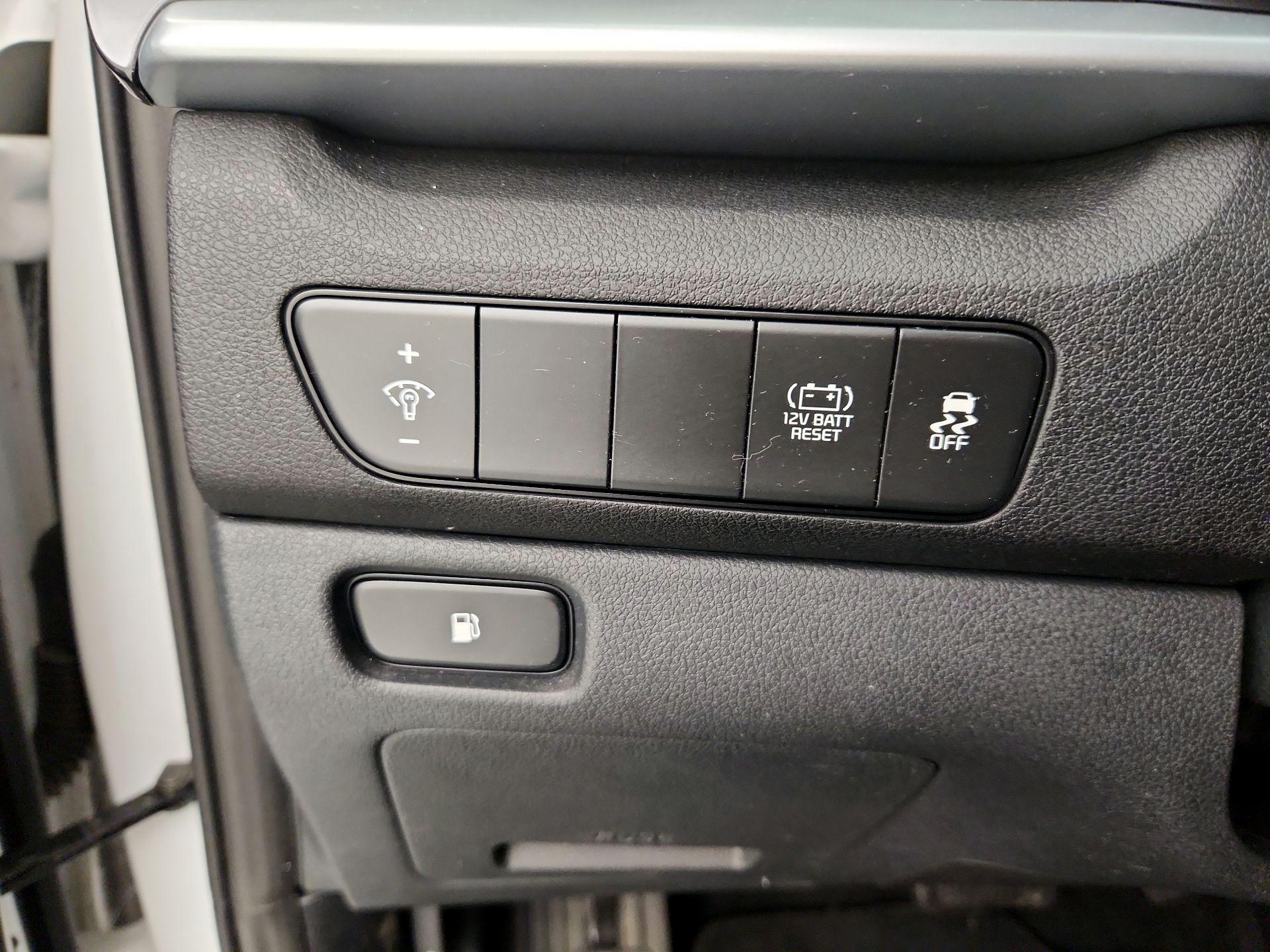 Thumbnail: 2022 Kia Niro - 13