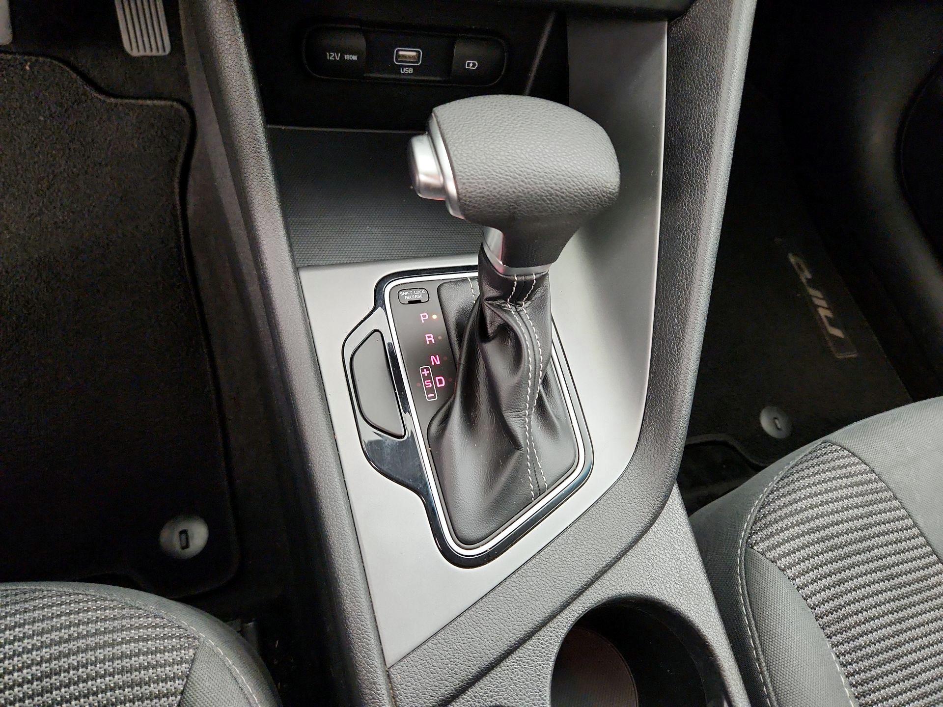 Thumbnail: 2022 Kia Niro - 17