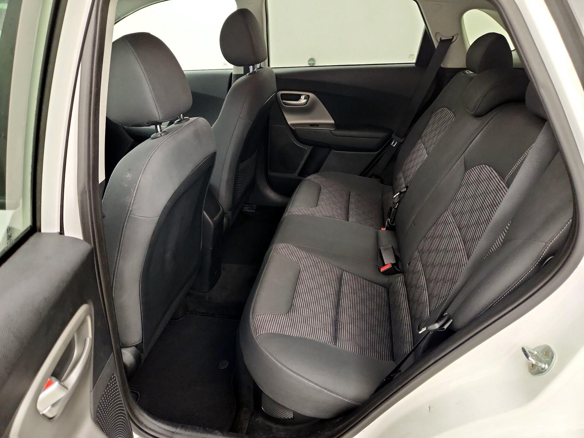 Thumbnail: 2022 Kia Niro - 19