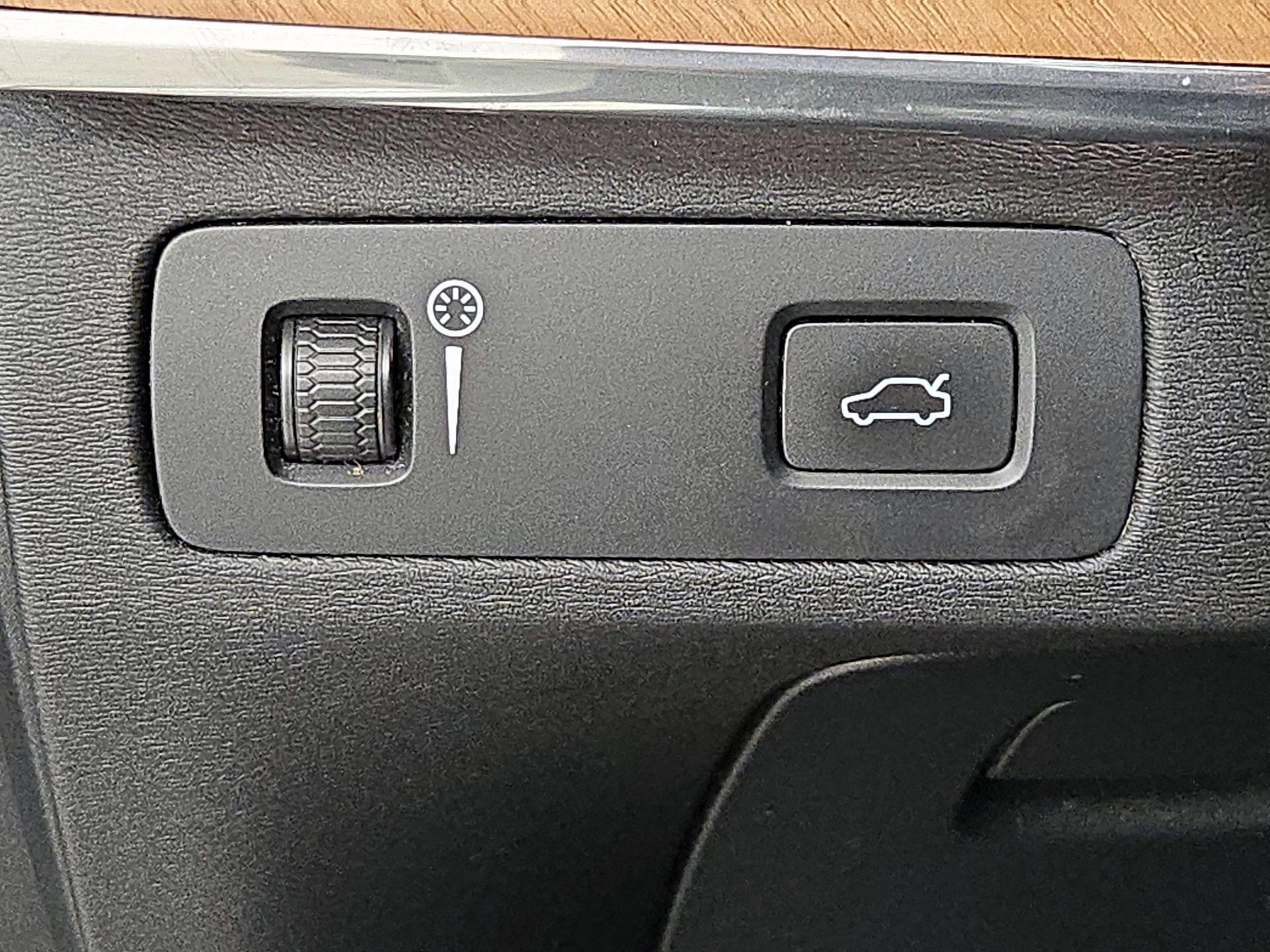 Thumbnail: 2021 Volvo XC90 - 13