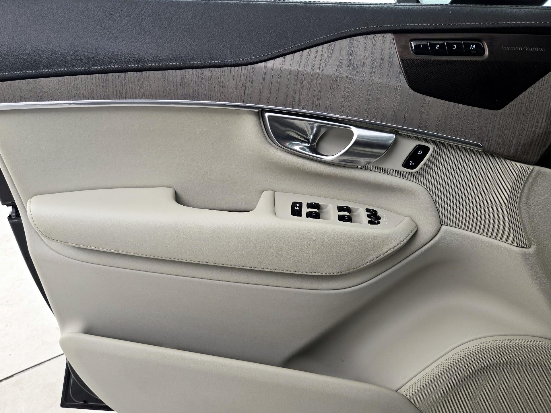 Thumbnail: 2022 Volvo XC90 - 12