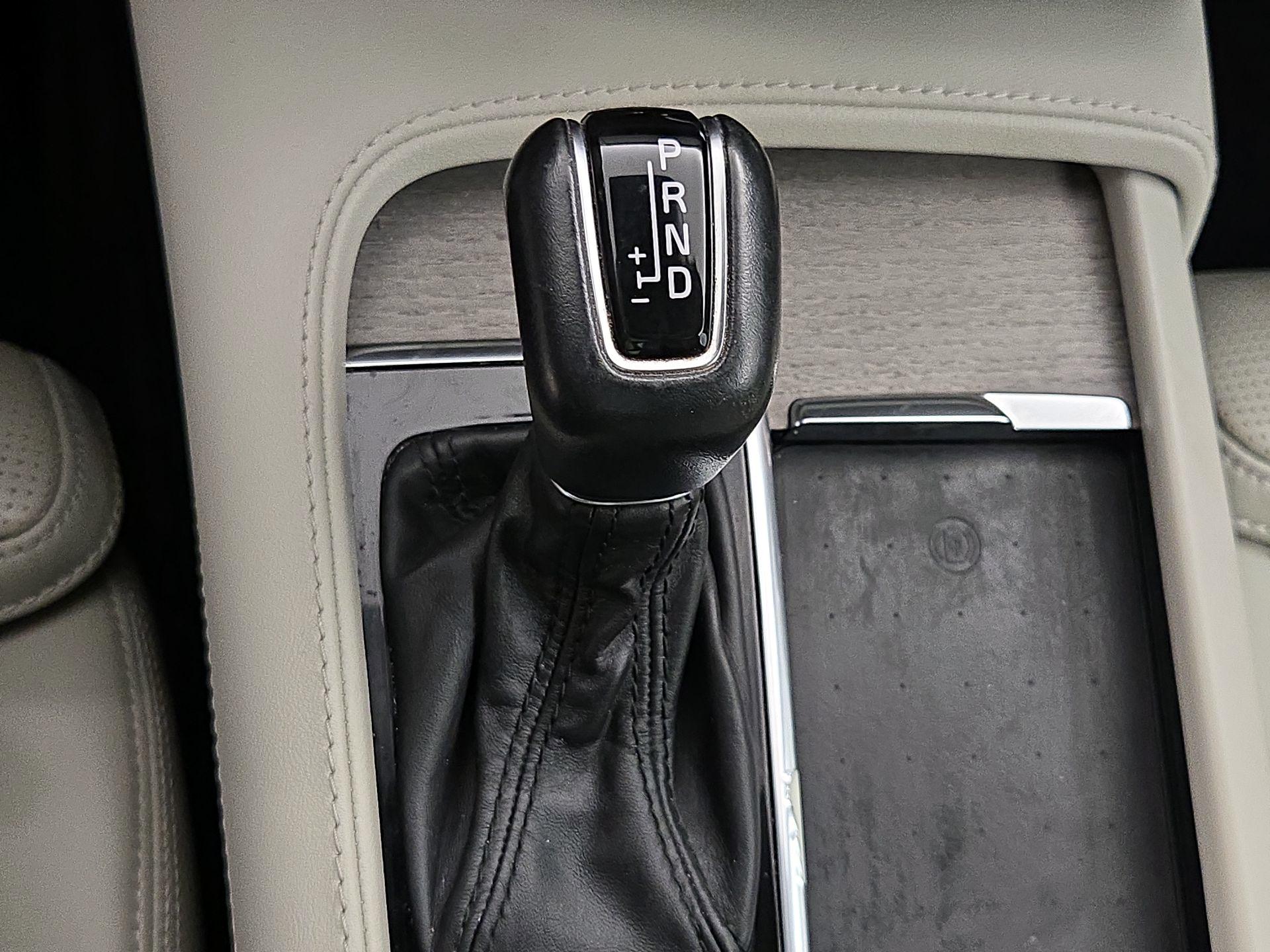 Thumbnail: 2022 Volvo XC90 - 18