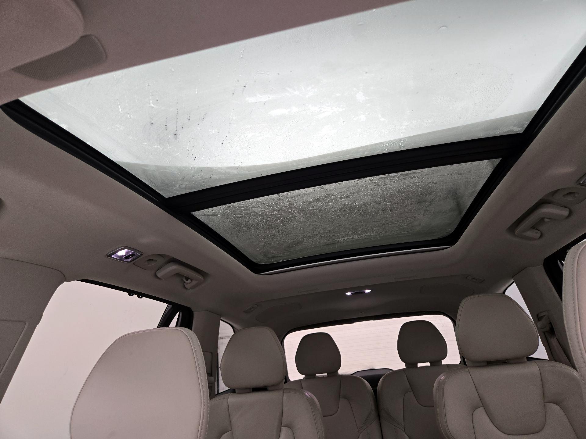 Thumbnail: 2022 Volvo XC90 - 20