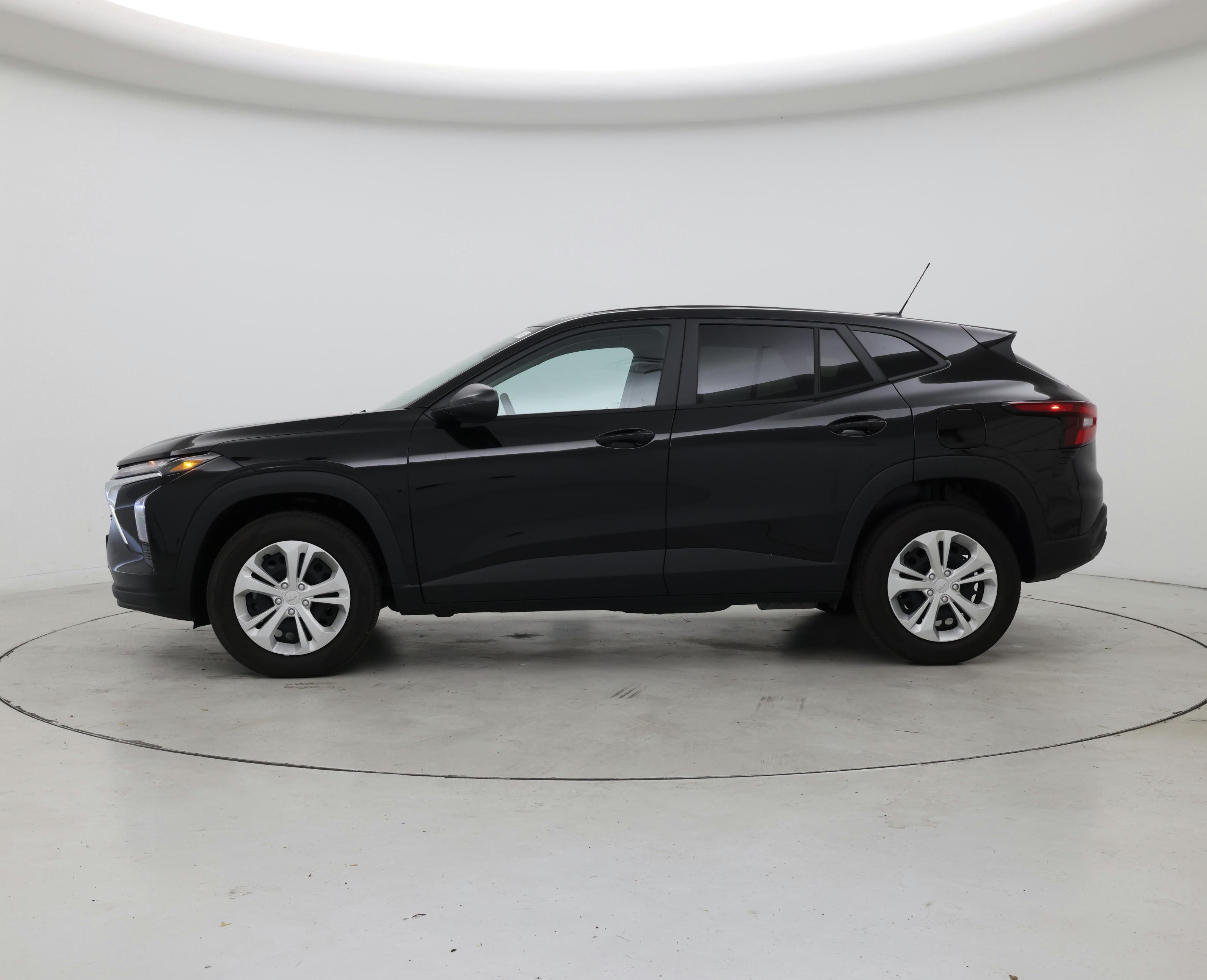 Thumbnail: 2025 Chevrolet Trax - 3