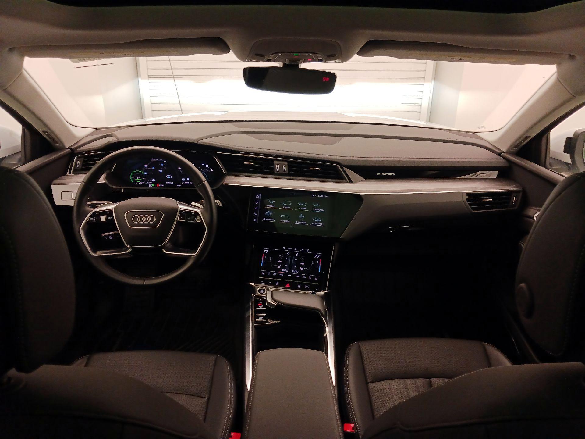 Thumbnail: 2024 Audi Q8 e-tron - 9