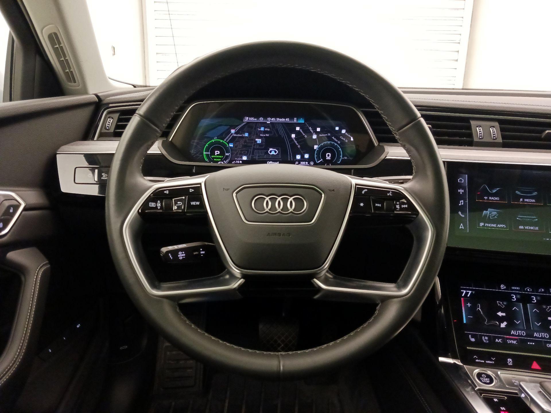 Thumbnail: 2024 Audi Q8 e-tron - 10