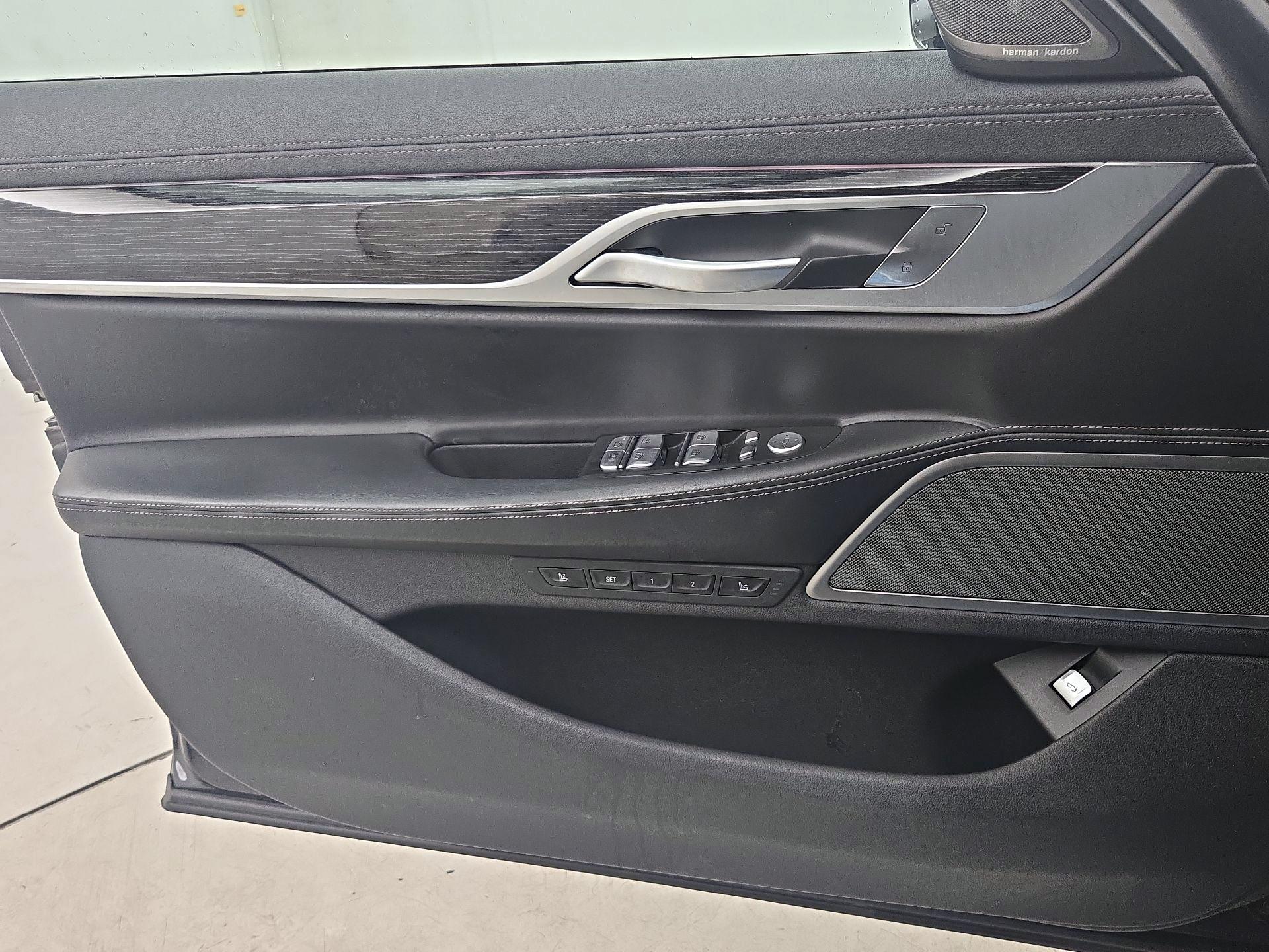 Thumbnail: 2021 BMW 7 Series - 12