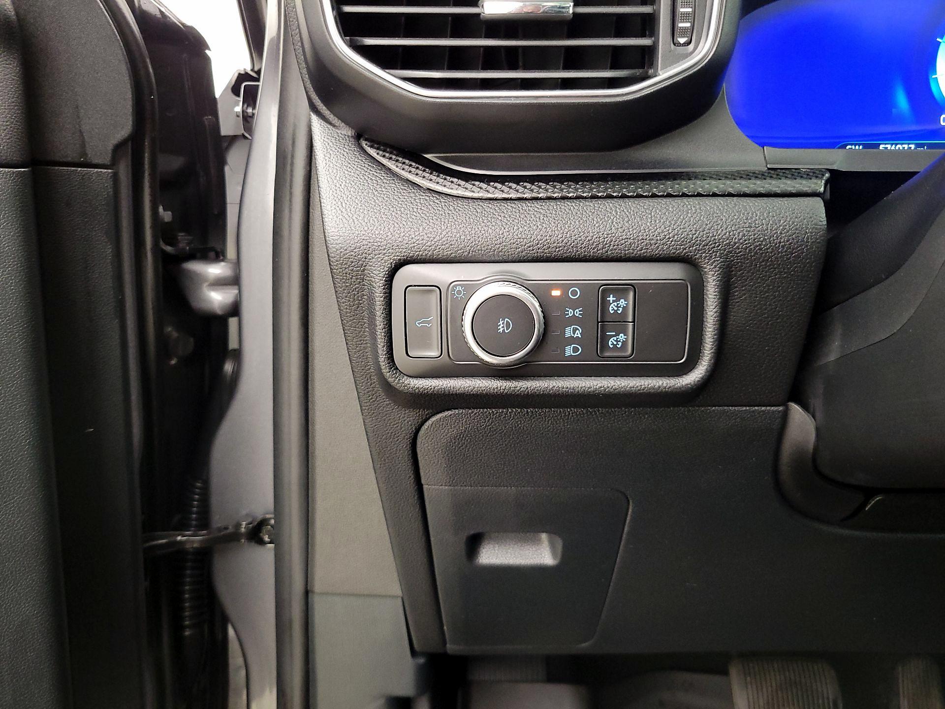 Thumbnail: 2021 Ford Explorer - 13