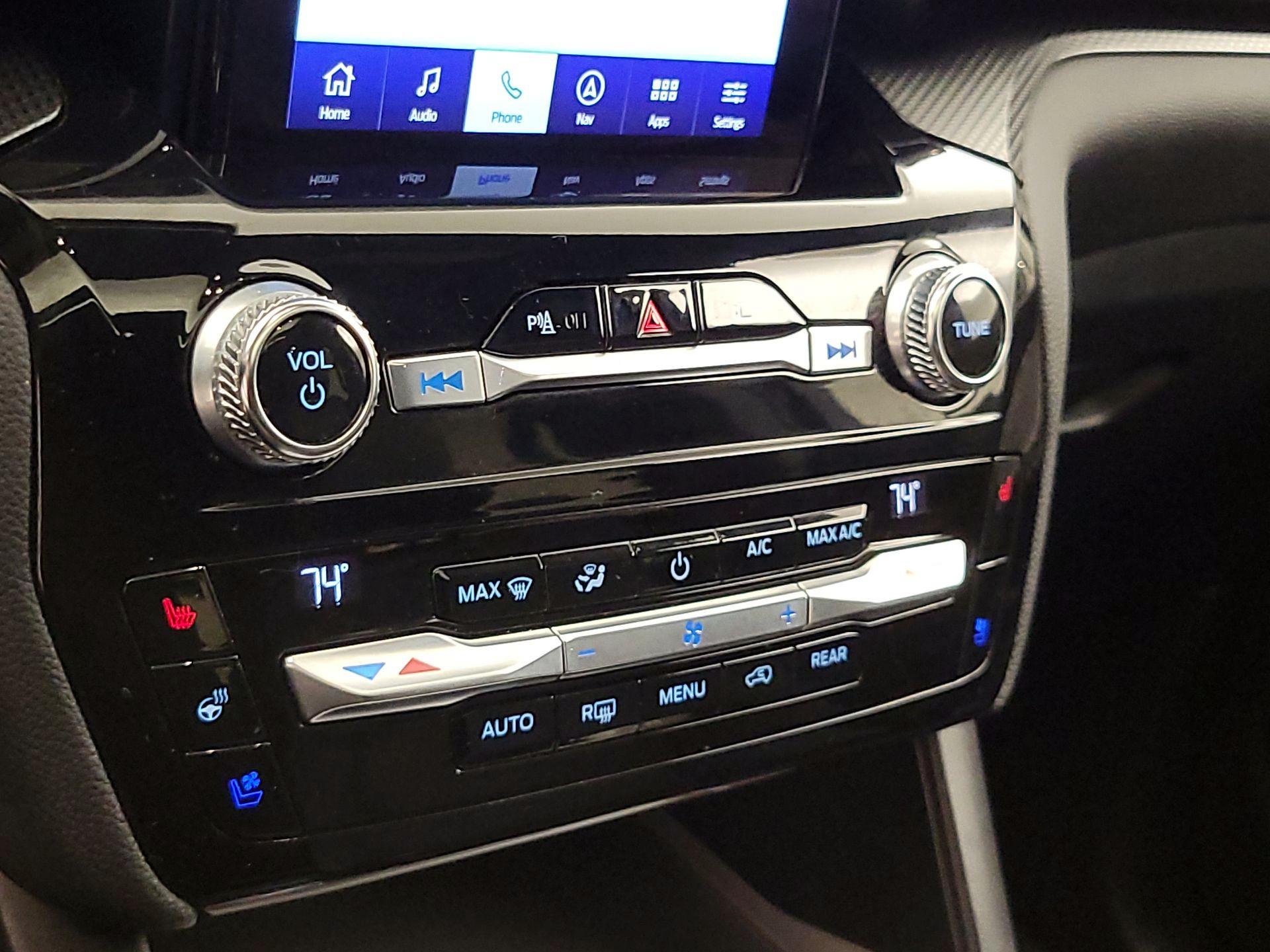 Thumbnail: 2021 Ford Explorer - 17