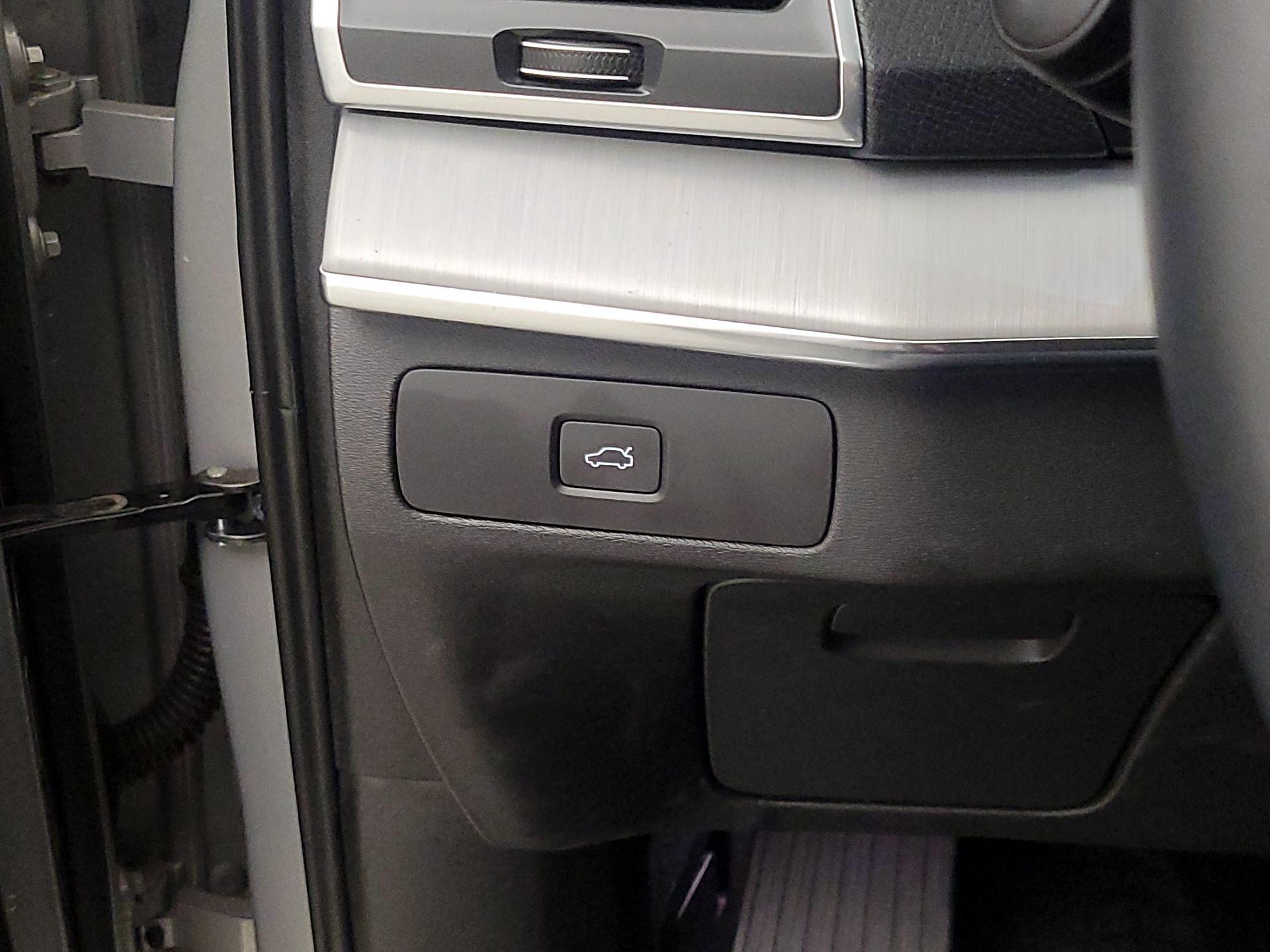 Thumbnail: 2024 Volvo XC90 - 13