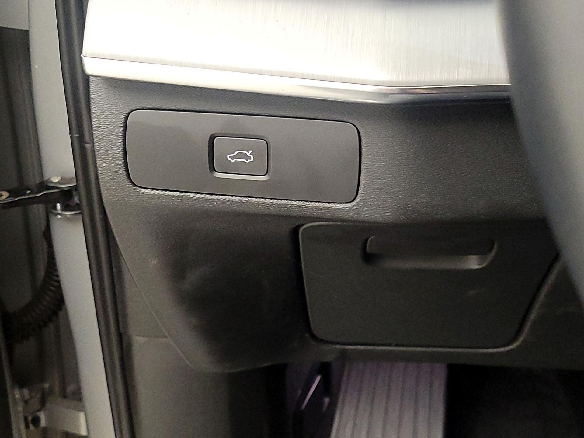 Thumbnail: 2024 Volvo XC90 - 14