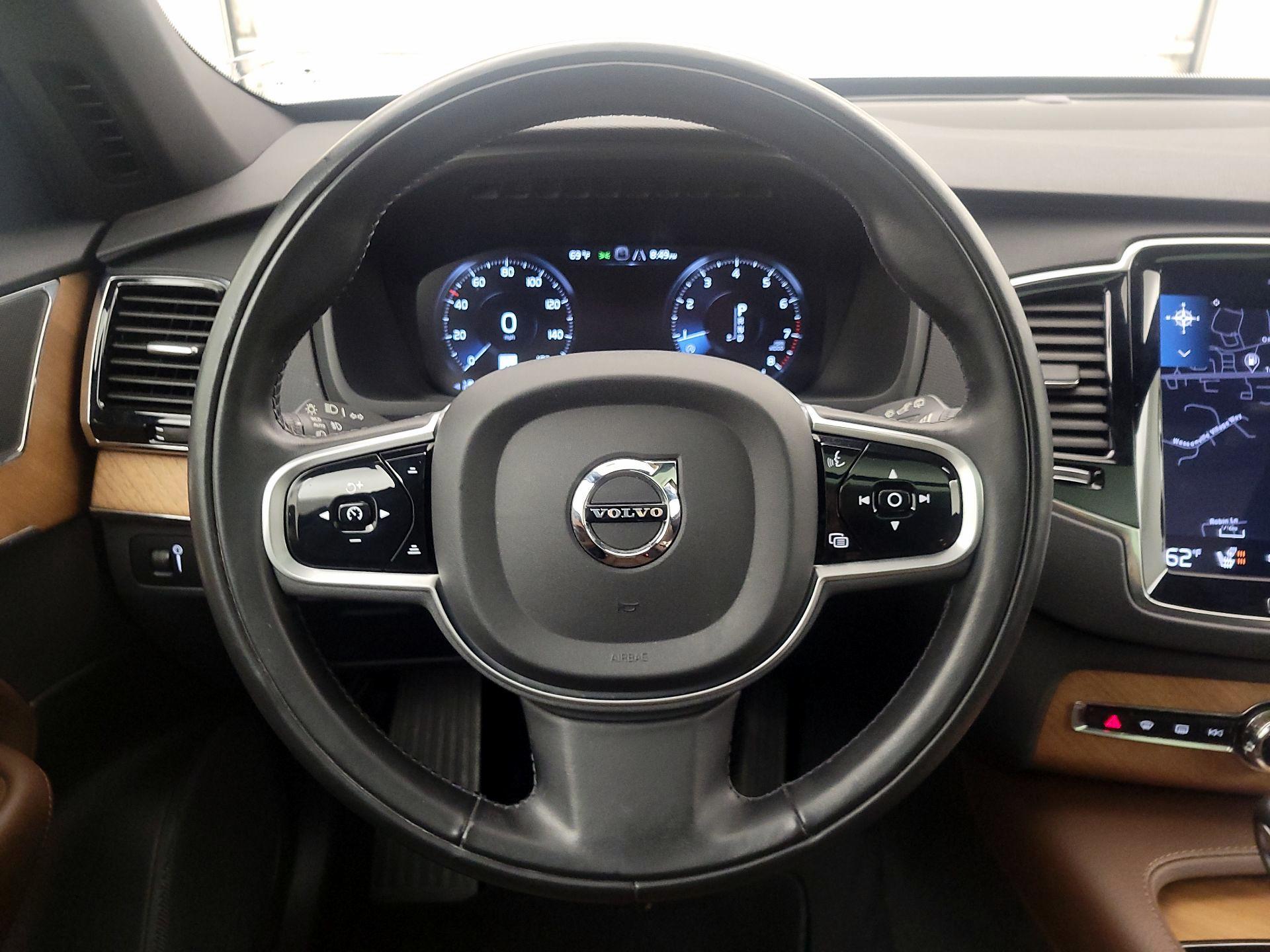 Thumbnail: 2022 Volvo XC90 - 10