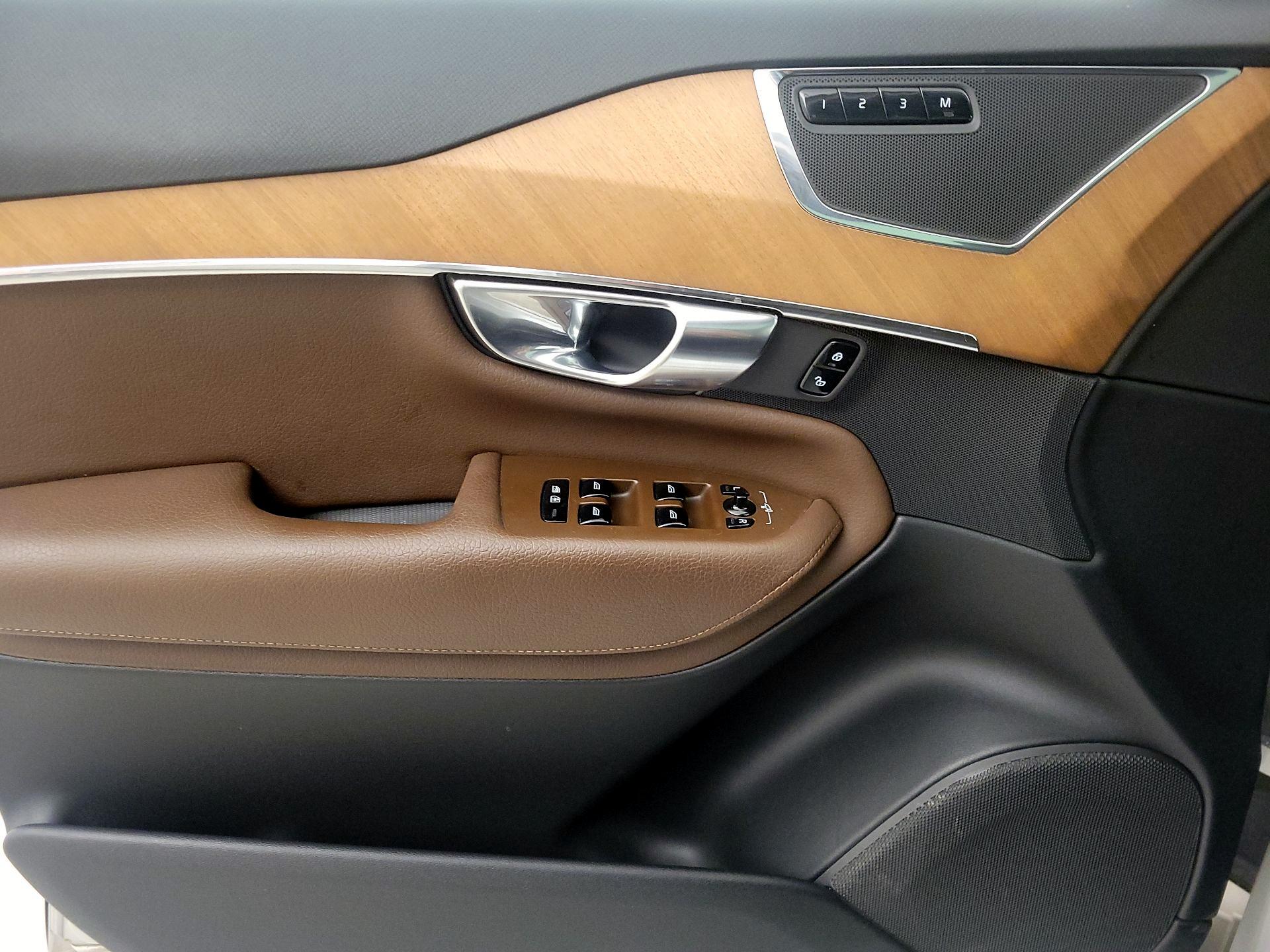 Thumbnail: 2022 Volvo XC90 - 12