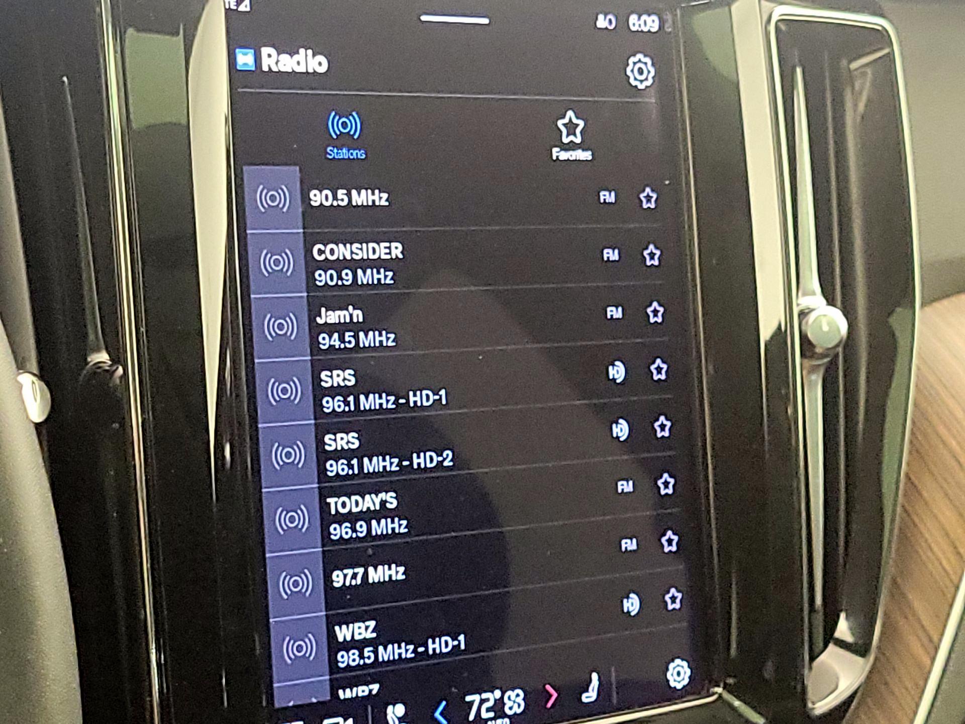 Thumbnail: 2023 Volvo XC60 - 15