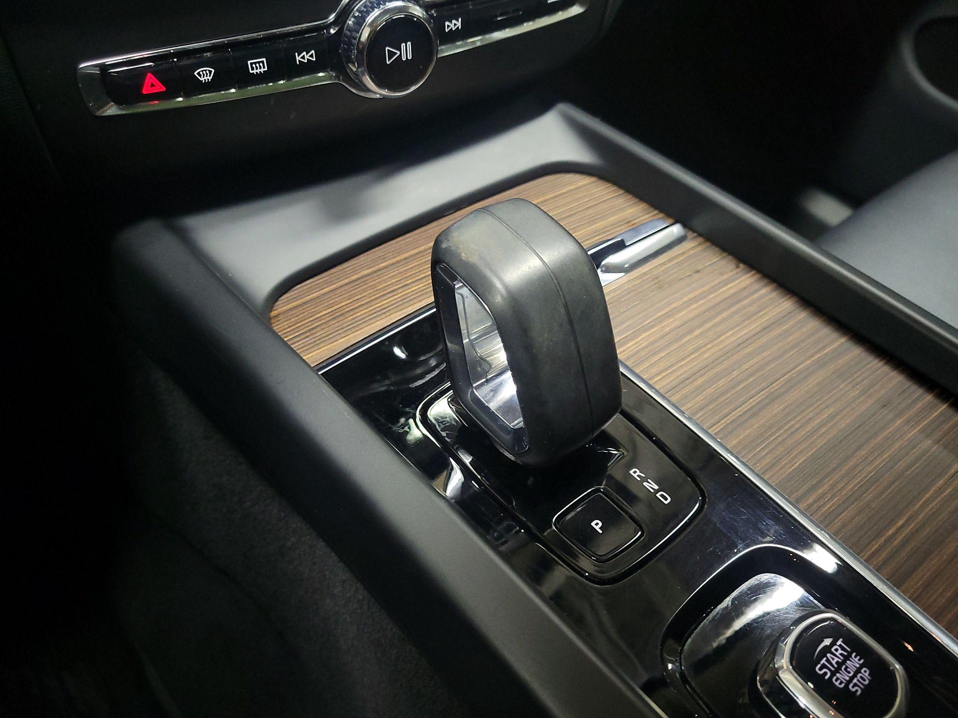 Thumbnail: 2023 Volvo XC60 - 17