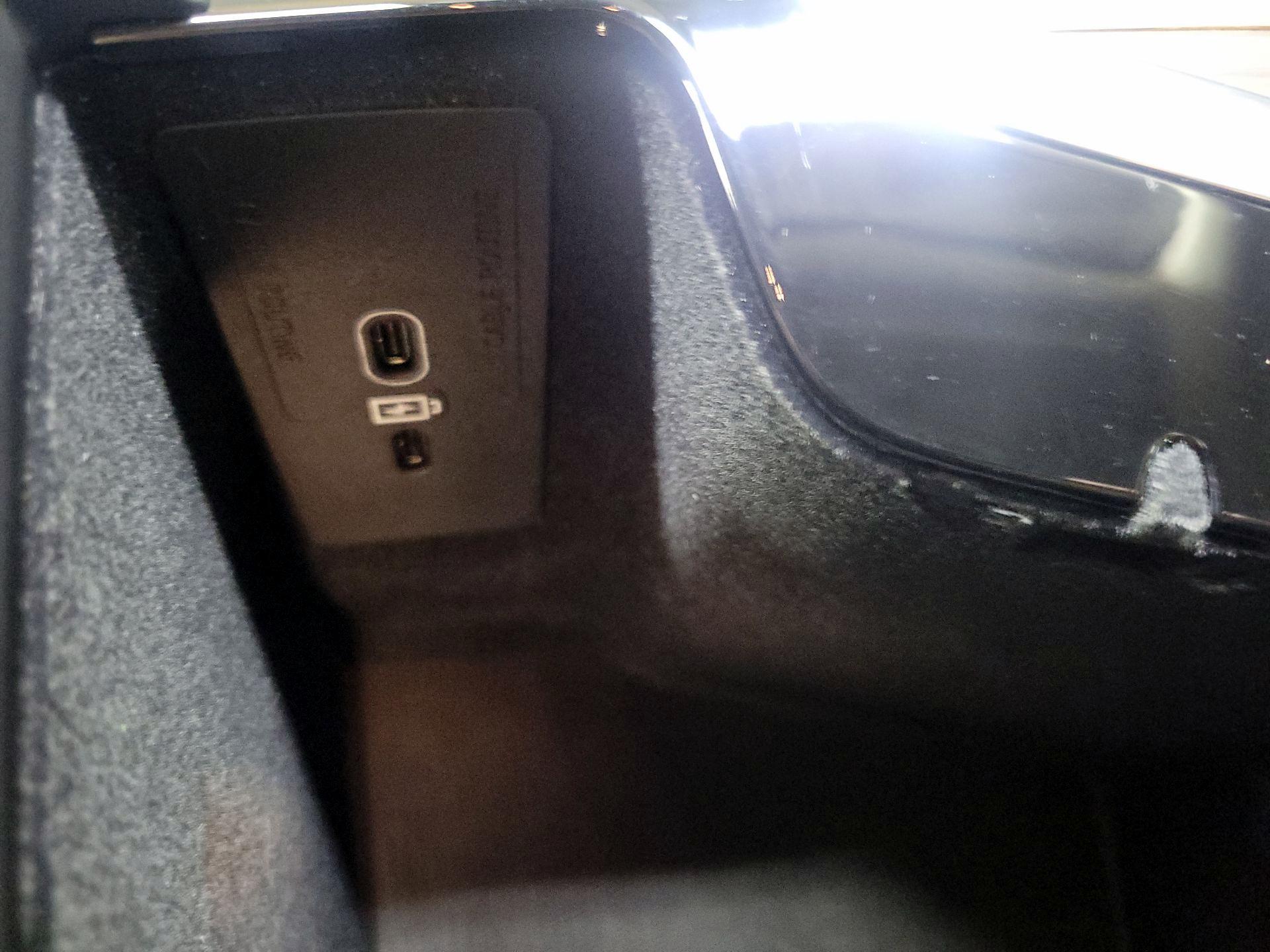 Thumbnail: 2023 Volvo XC60 - 18