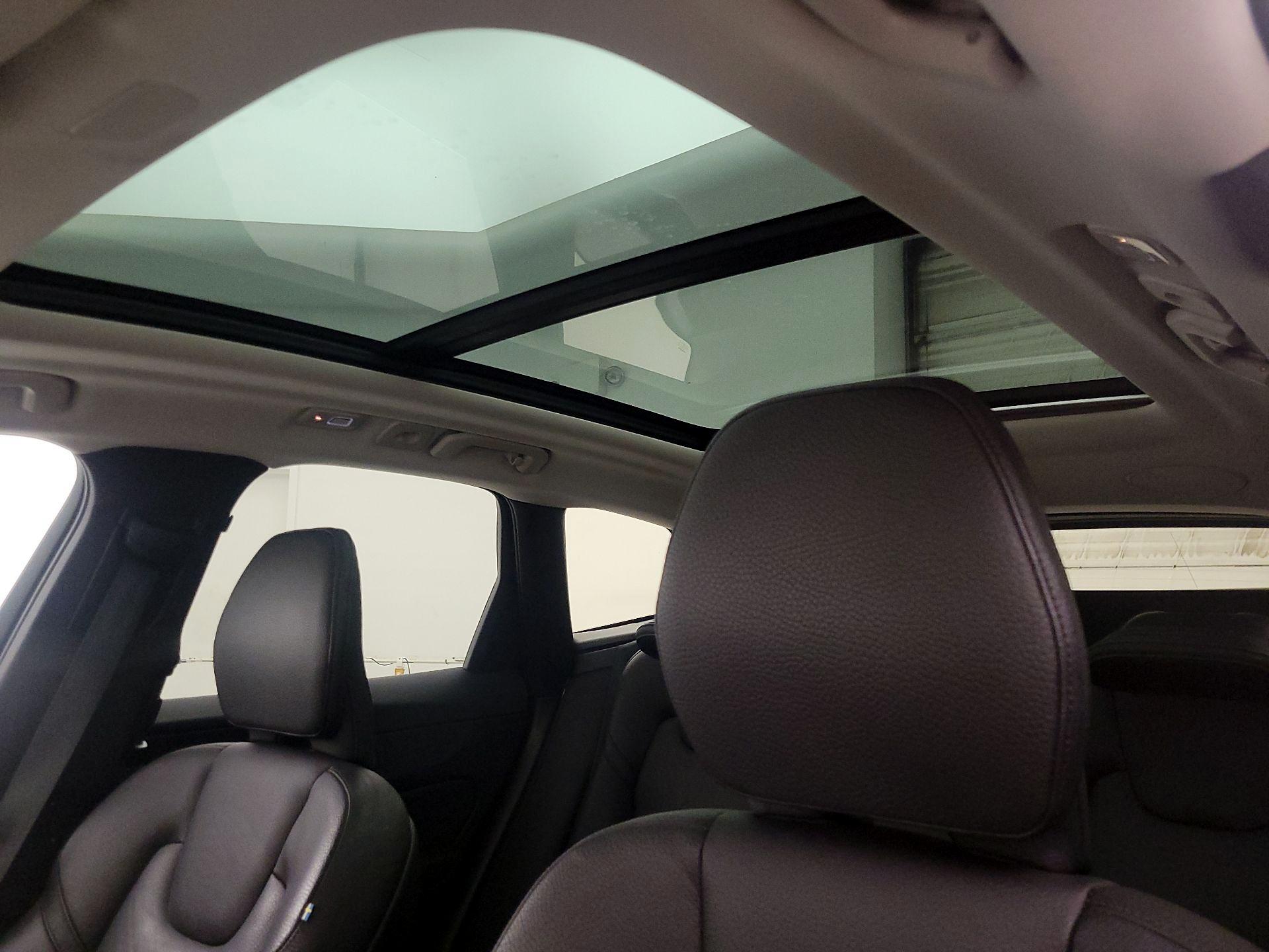 Thumbnail: 2023 Volvo XC60 - 19