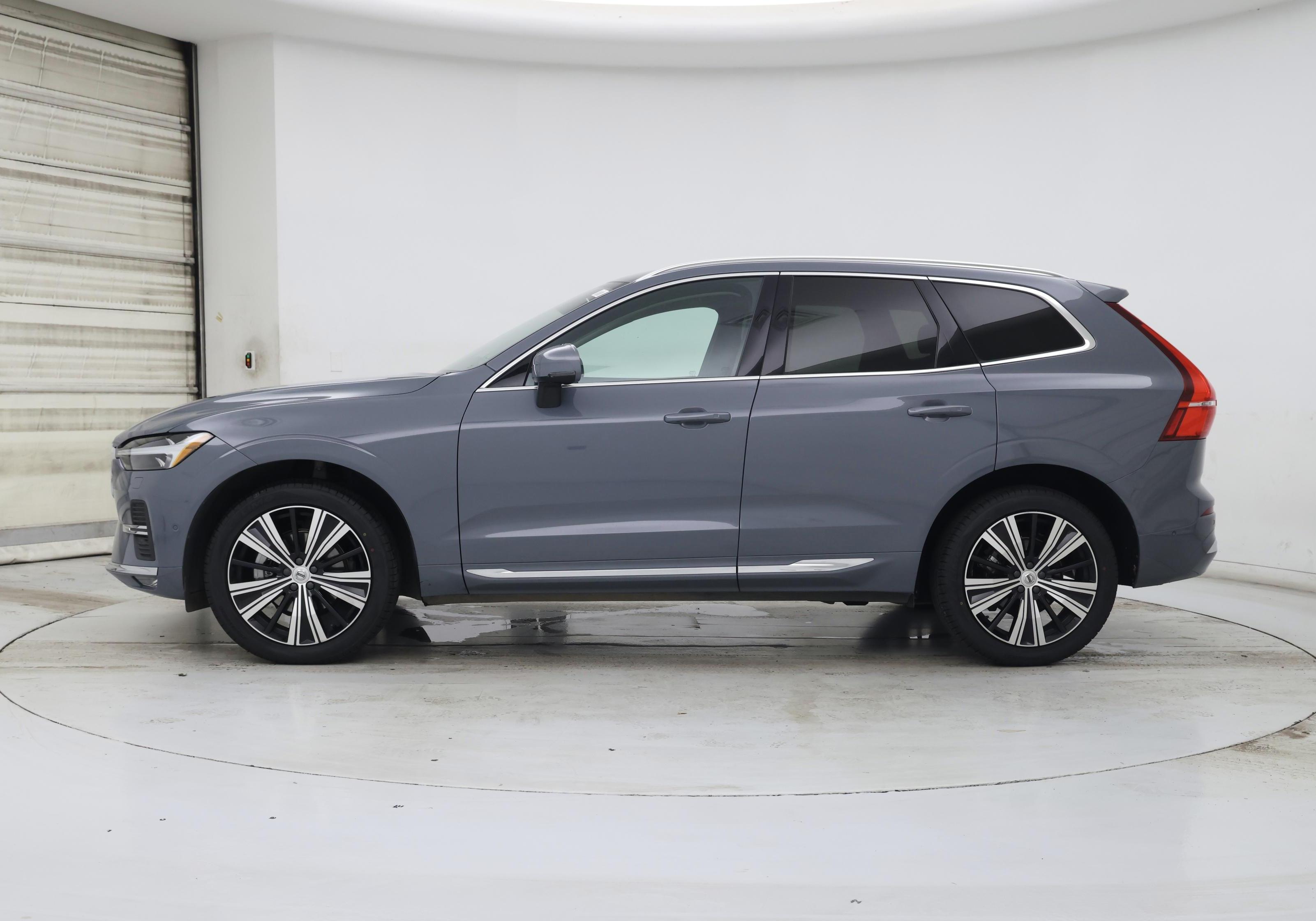 Thumbnail: 2023 Volvo XC60 - 3