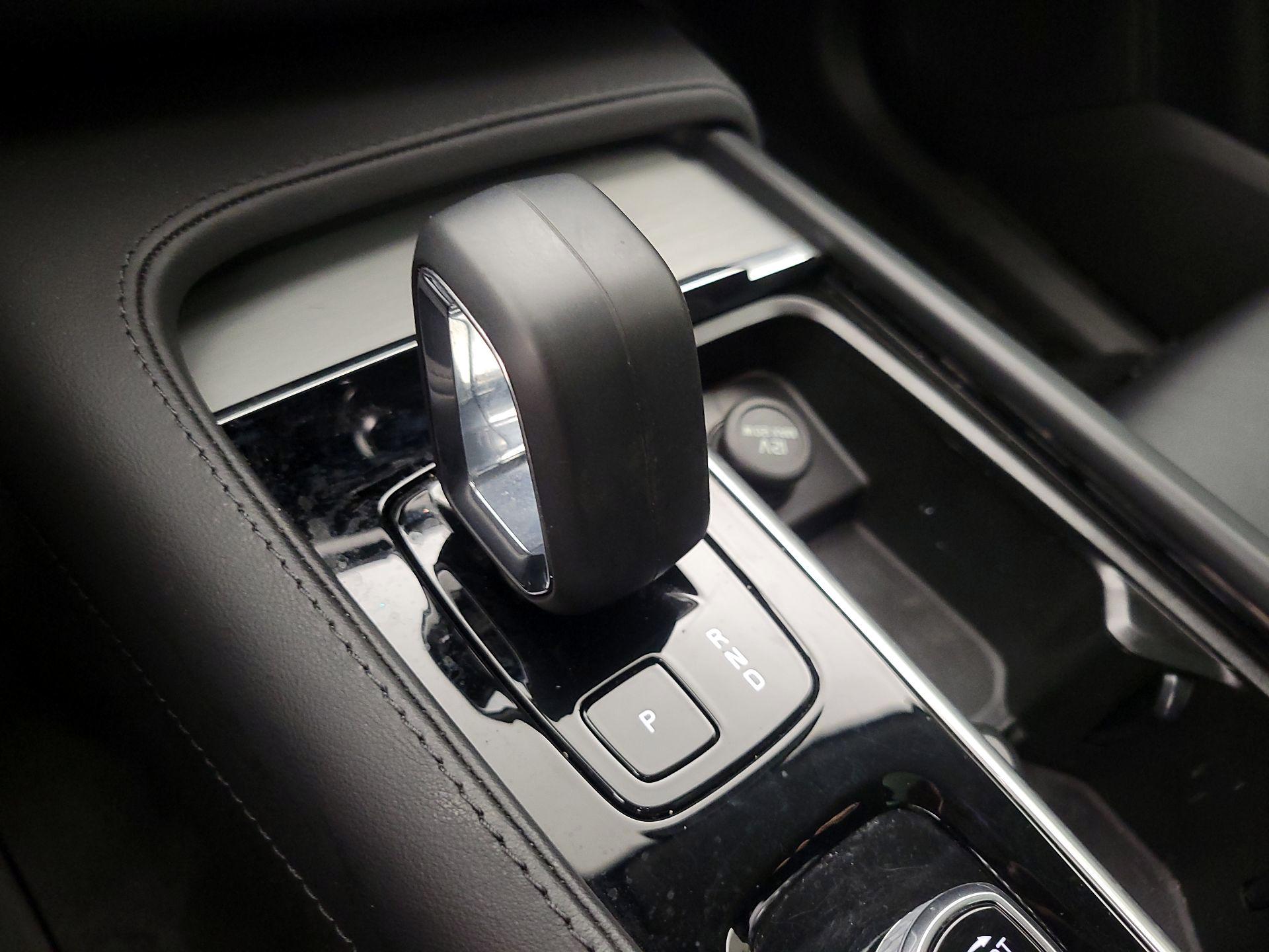 Thumbnail: 2024 Volvo XC90 - 17