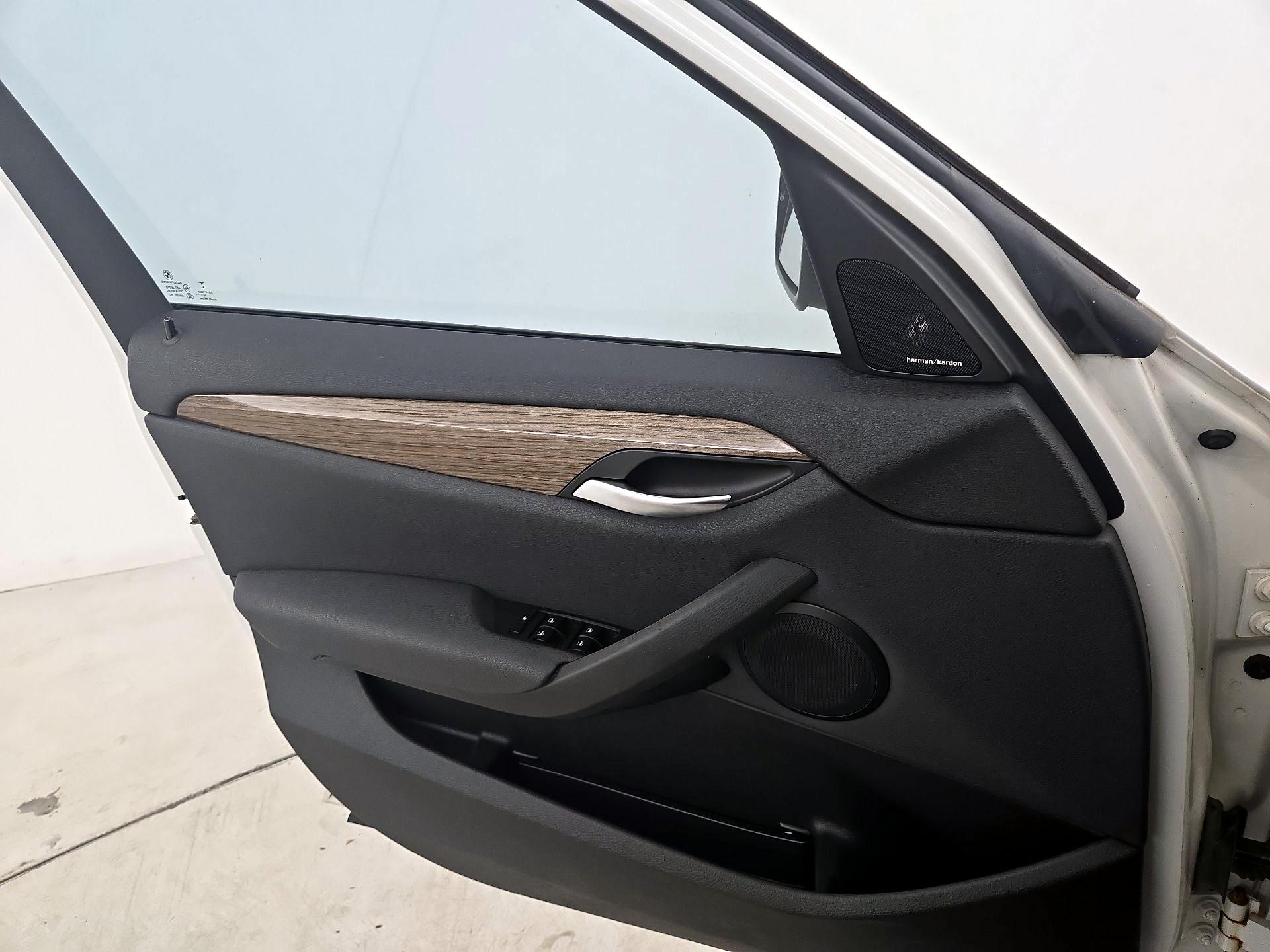 Thumbnail: 2015 BMW X1 - 12