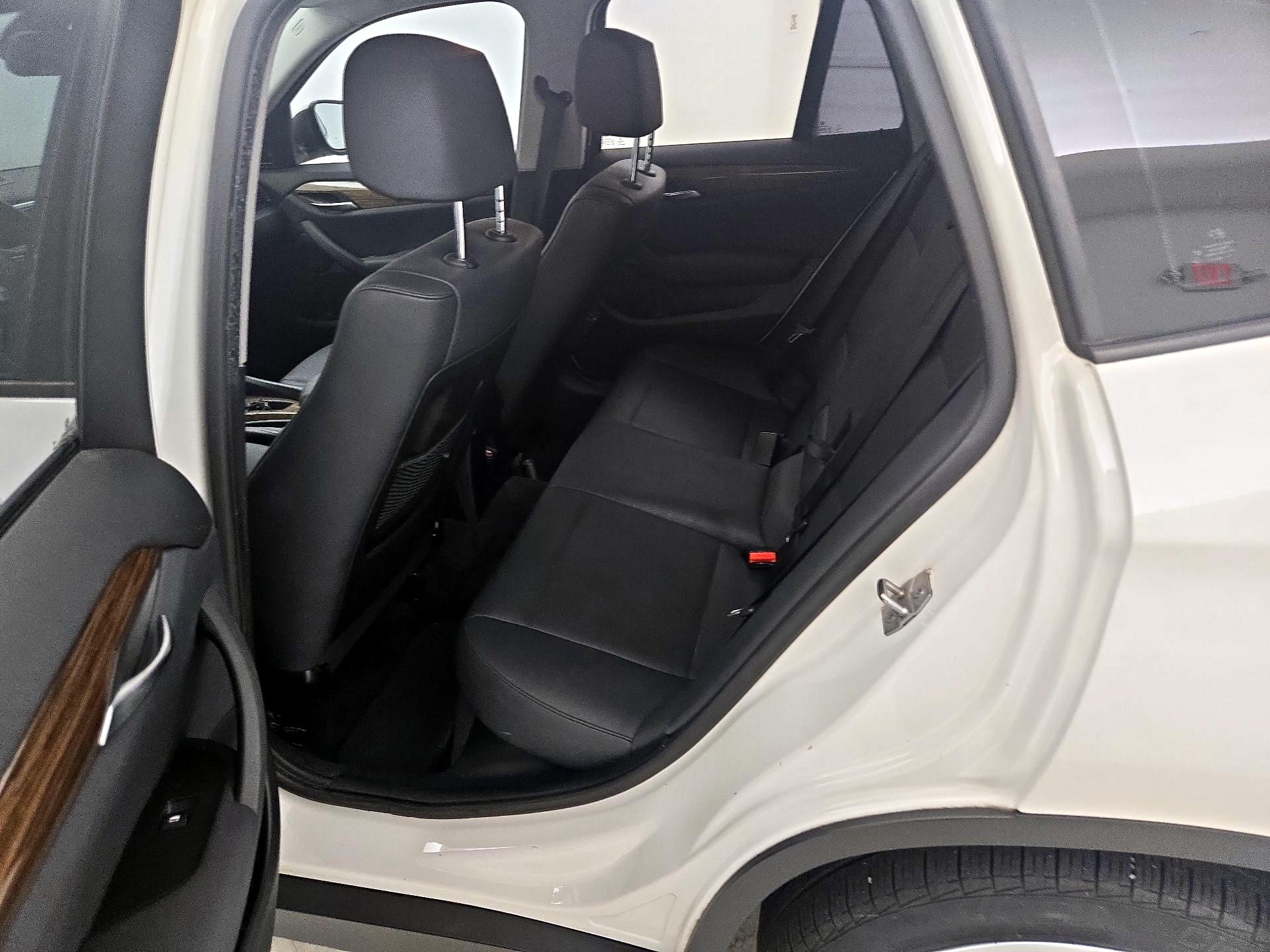Thumbnail: 2015 BMW X1 - 18