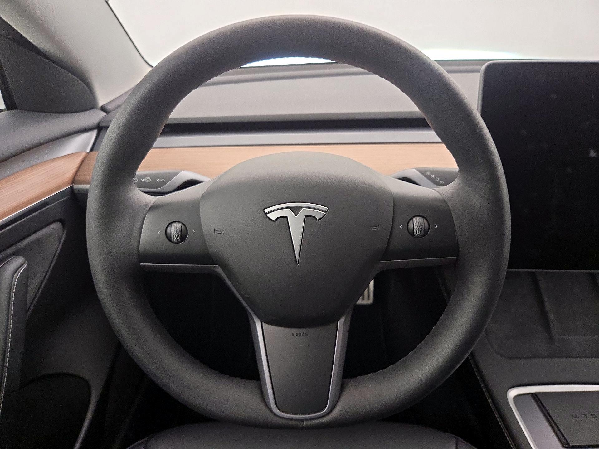 Thumbnail: 2023 Tesla Model 3 - 10