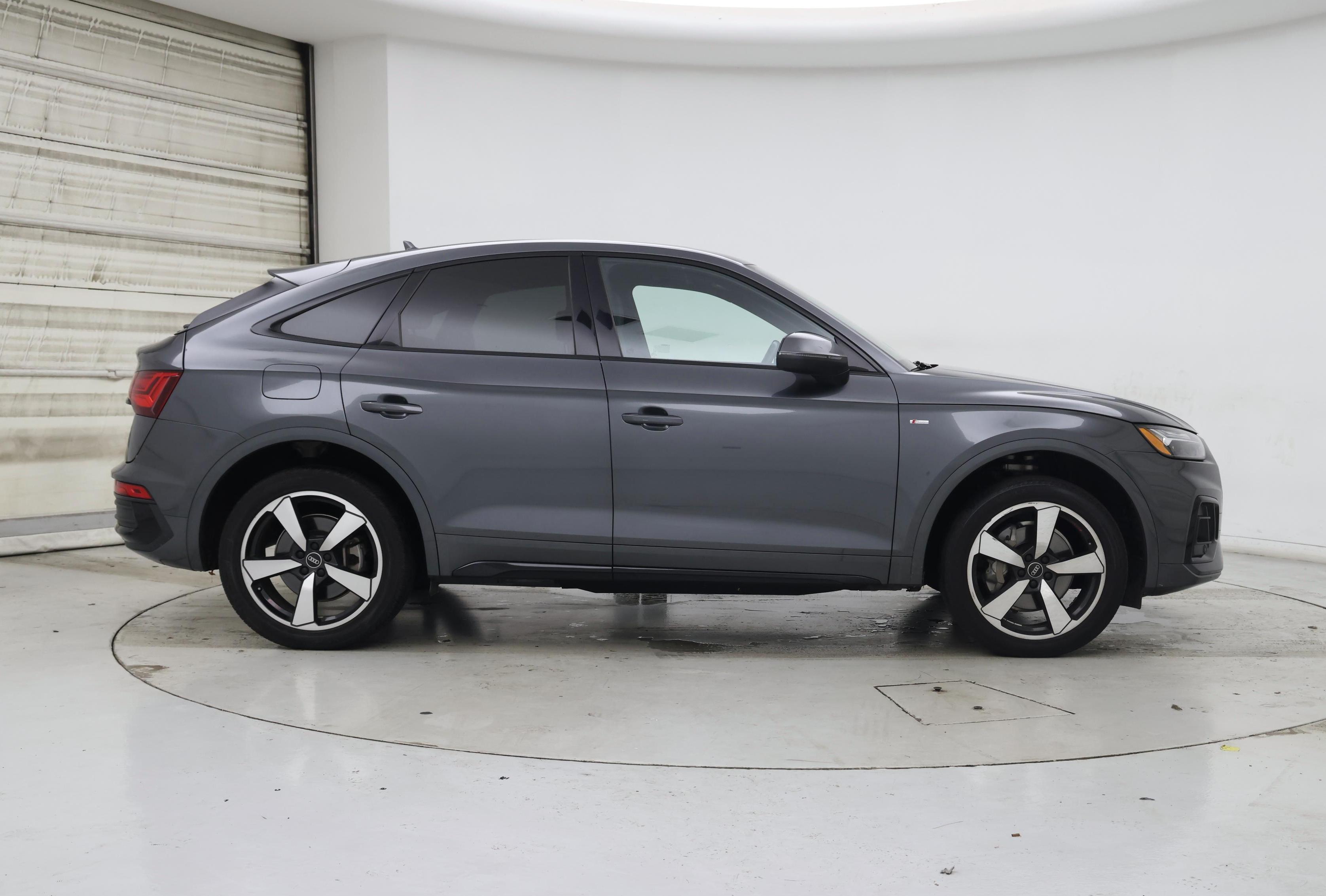 Thumbnail: 2023 Audi Q5 - 7