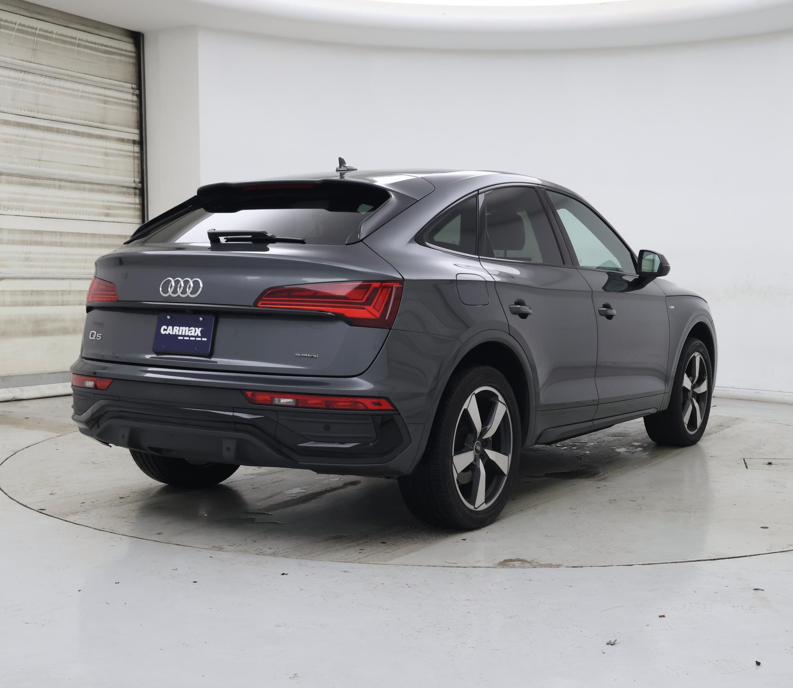 Thumbnail: 2023 Audi Q5 - 8