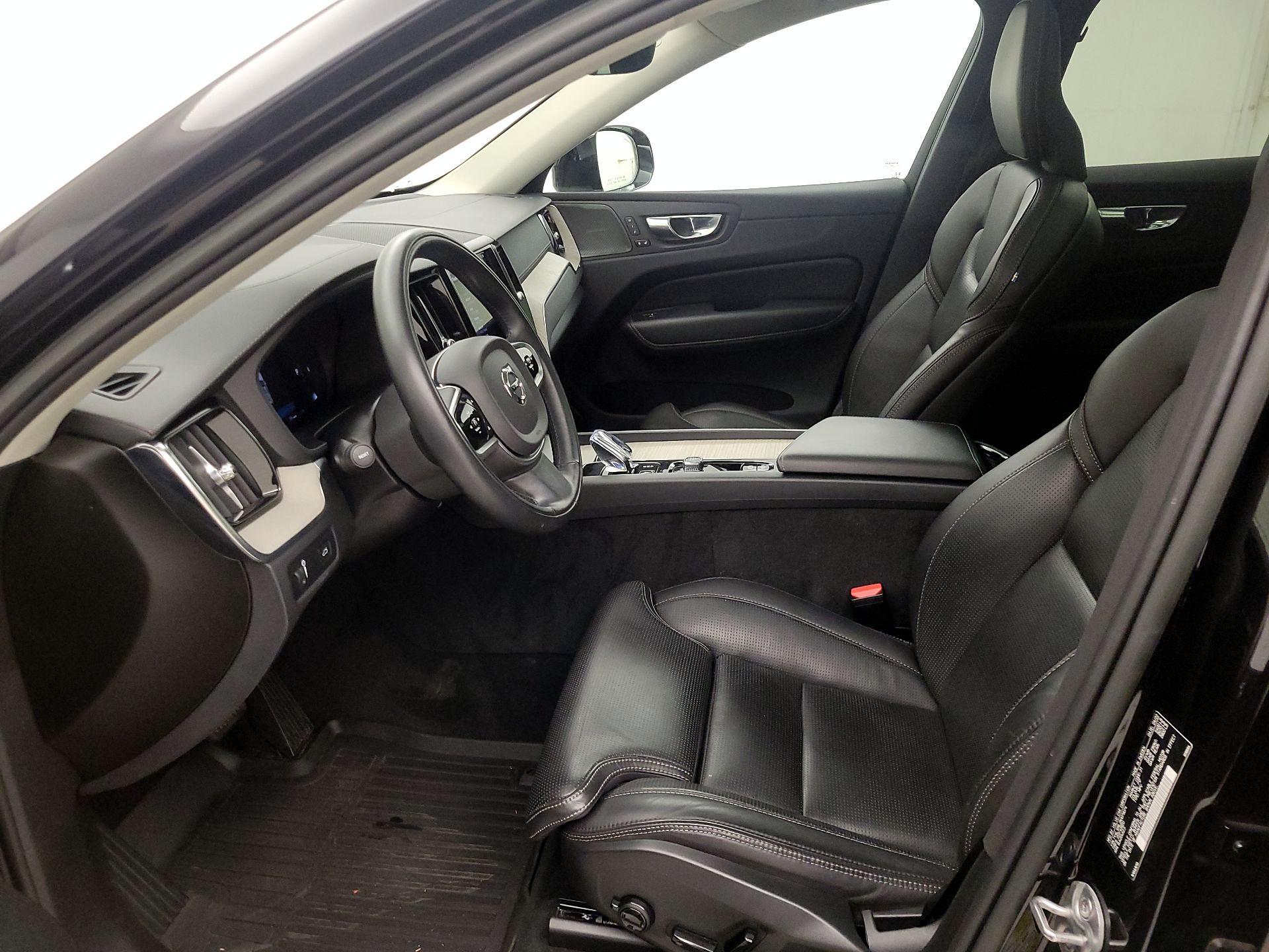 Thumbnail: 2022 Volvo XC60 - 11