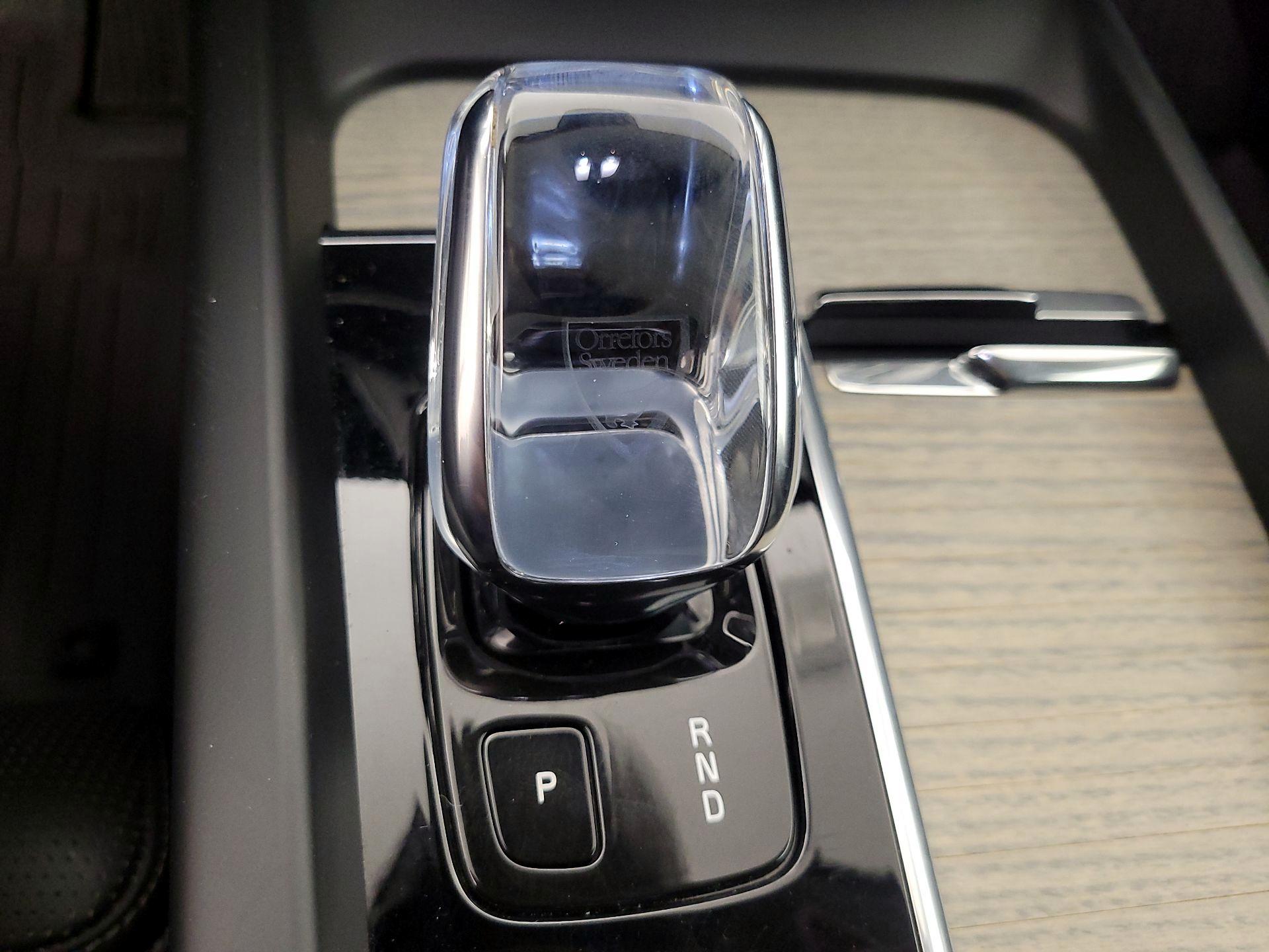 Thumbnail: 2022 Volvo XC60 - 17